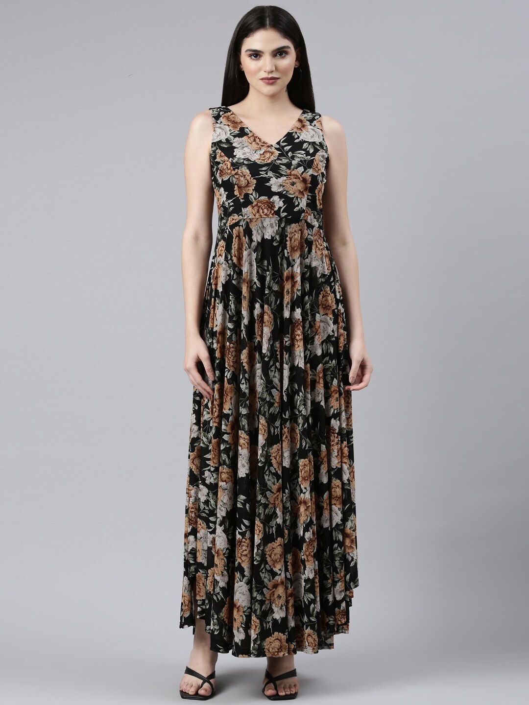 

SHOWOFF Floral Print V-Neck Smocked Fit & Flare Dress, Black