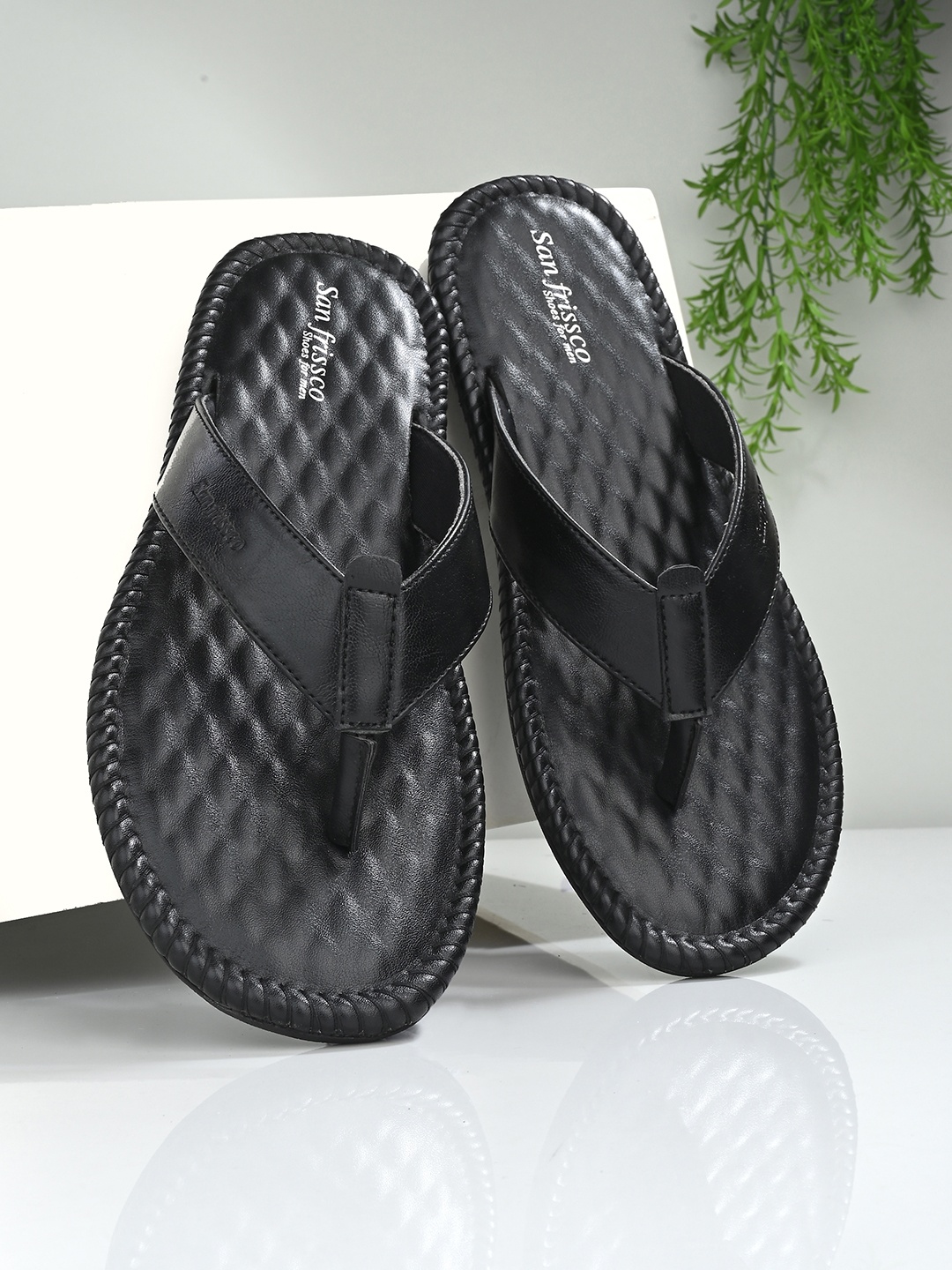 

San Frissco Men Textured Open Toe Comfort Sandals, Black