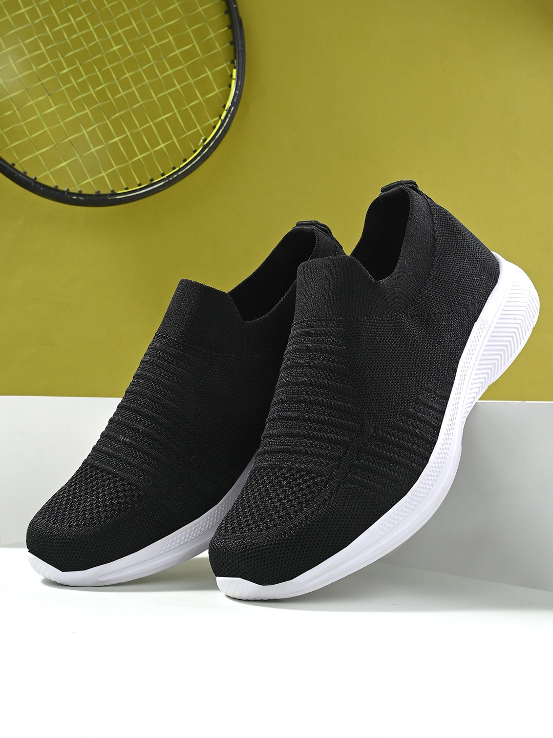 

San Frissco Men Ortholite Technology Running Shoes, Black
