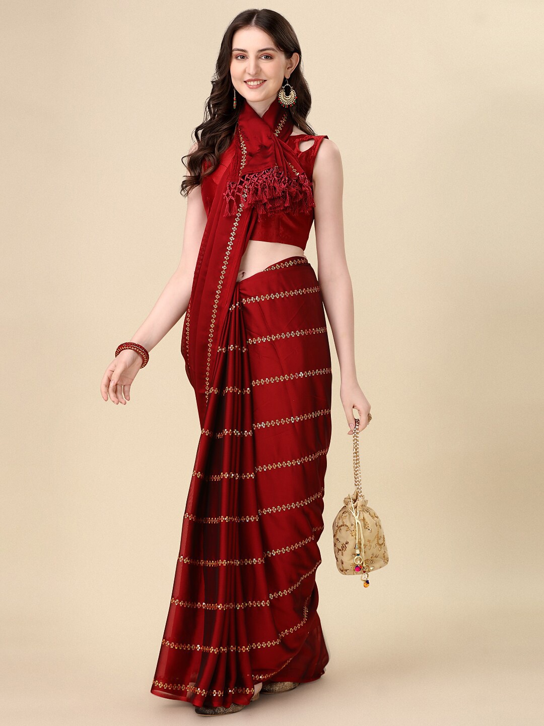 

Mitera Red & Gold-Toned Embellished Sequinned Saree