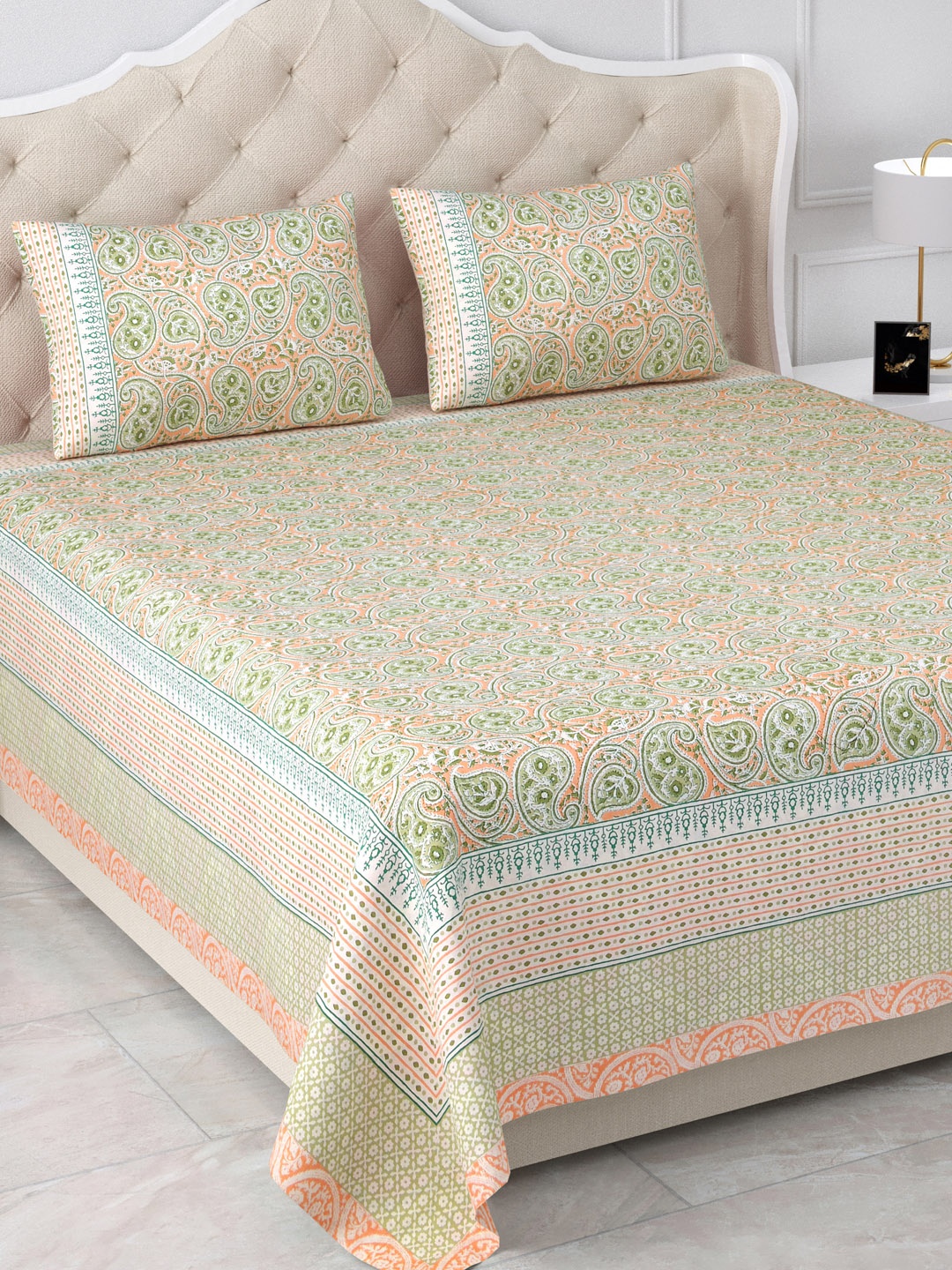 

Aapno Rajasthan Heritage Hues Green Printed 120 TC Cotton King Bedsheet & 2 Pillow Covers