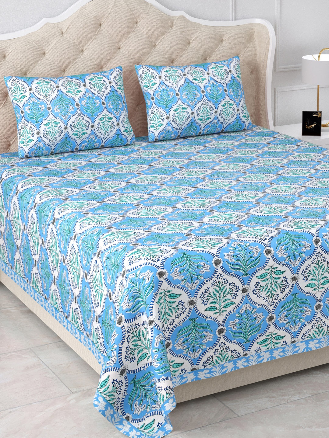 

Aapno Rajasthan Blue & White Printed 120 TC Cotton King Bedsheet & 2 Pillow Covers