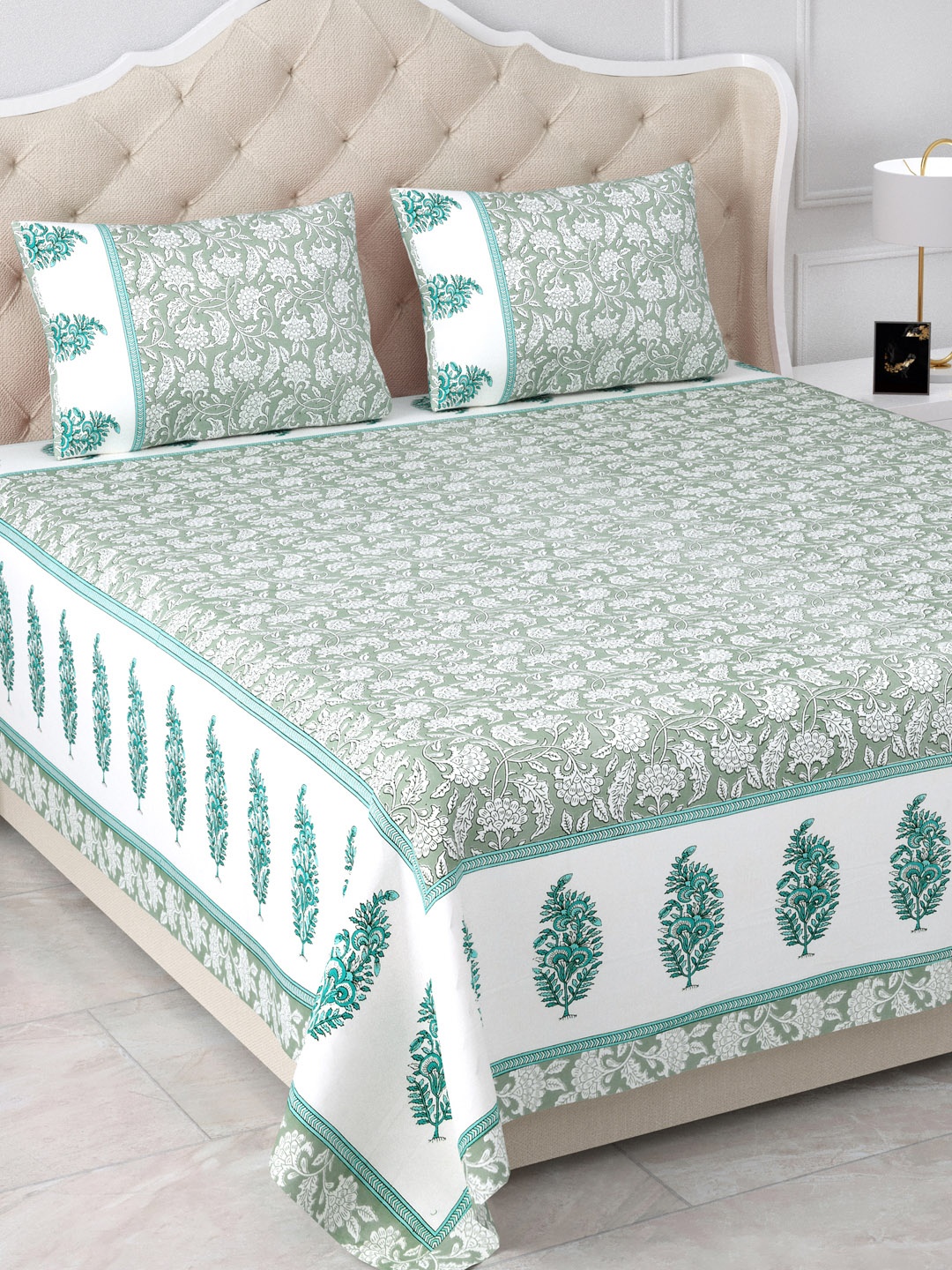 

Aapno Rajasthan Grey & White Printed 120 TC Cotton King Bedsheet & 2 Pillow Covers