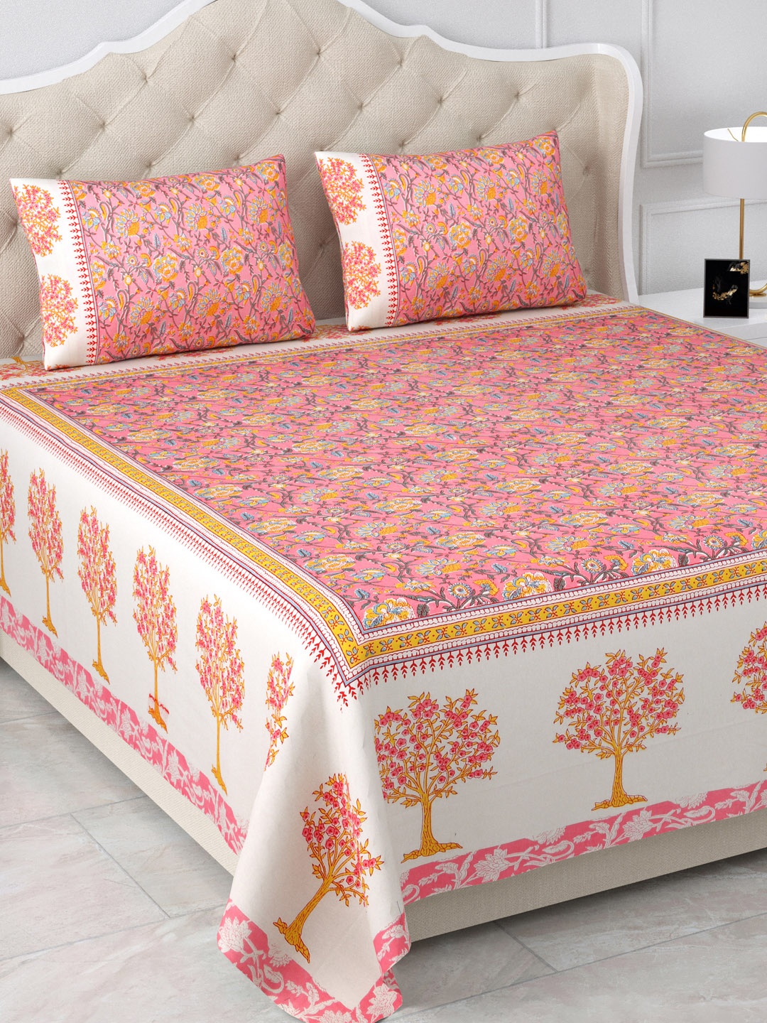 

Aapno Rajasthan Pink & White Printed 120 TC Cotton King Bedsheet & 2 Pillow Covers