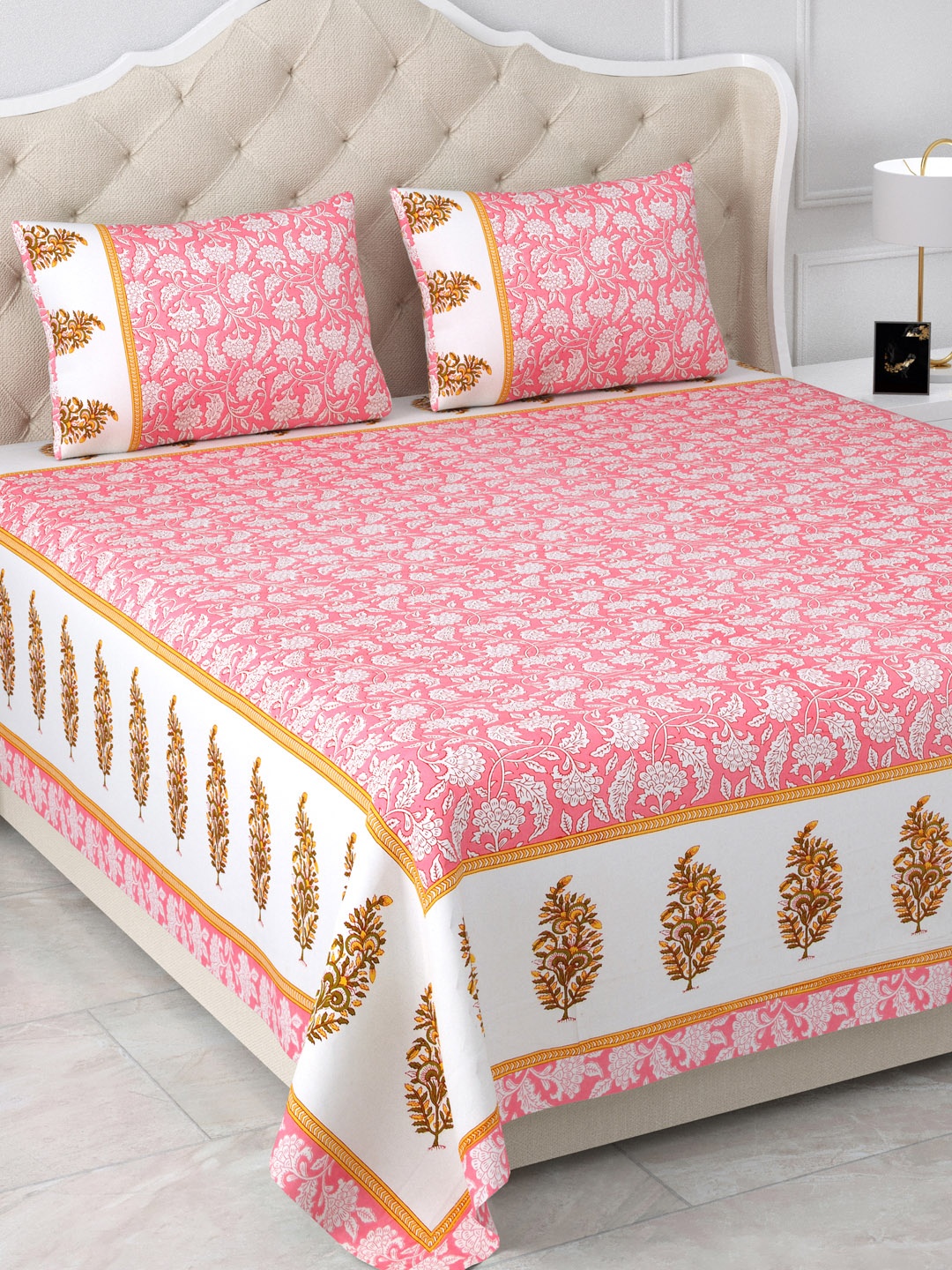 

Aapno Rajasthan Jaipuri Pink & White Floral 120 TC Cotton King Bedsheet & 2 Pillow Covers