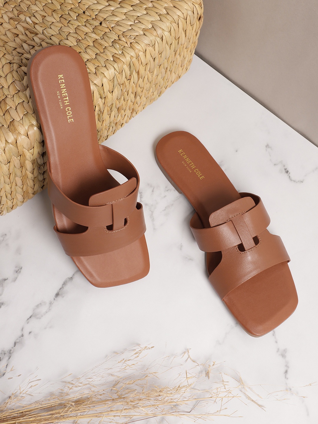 

Kenneth Cole Women Open Toe Flats, Tan