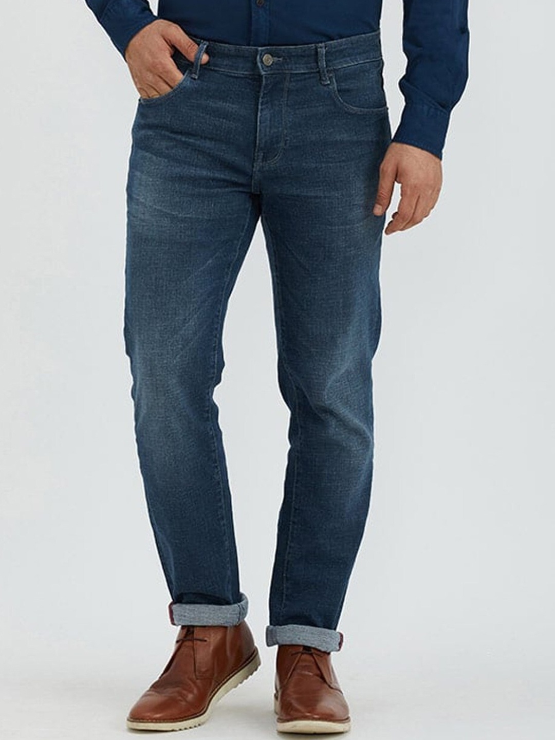 

Indian Terrain Men Brooklyn Light Fade Jeans, Black