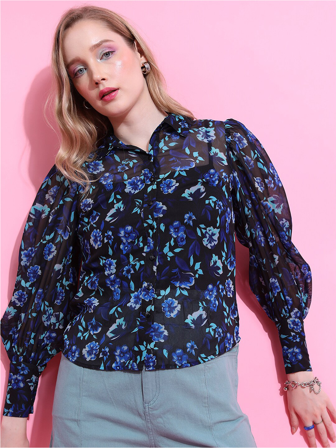 

Tokyo Talkies Blue & Black Floral Printed Casual Shirt