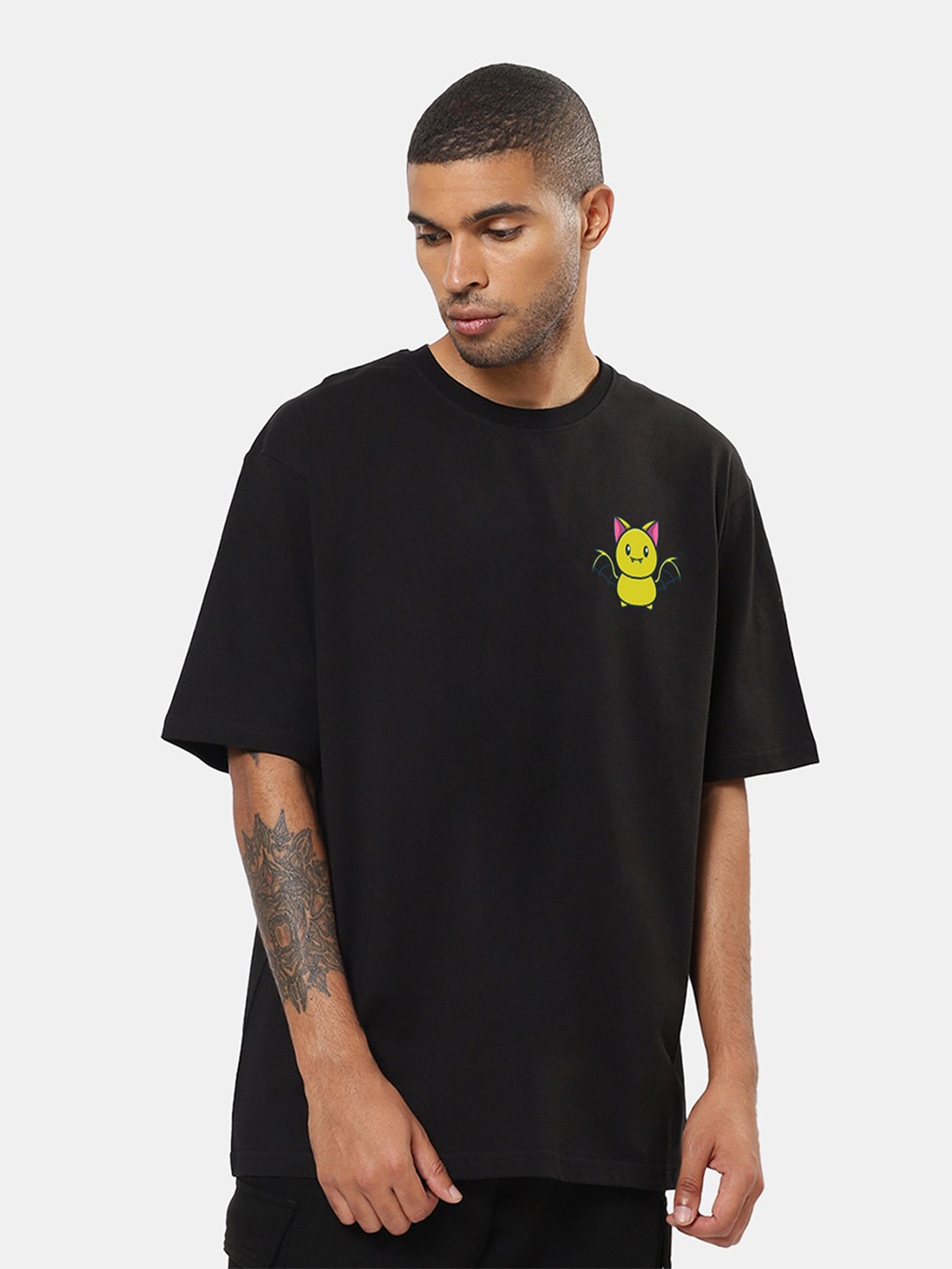 

Mad Over Print Men Printed Cotton Oversized T-shirt, Black