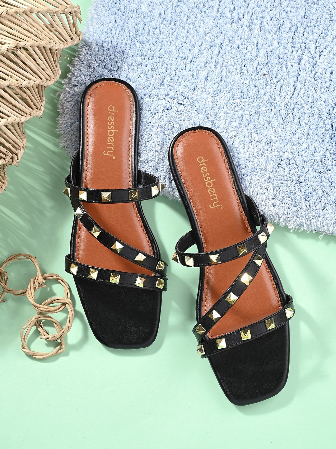 

DressBerry Black And Gold-Toned Embellished Open Toe Flats