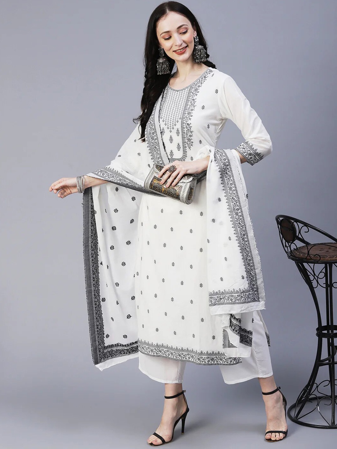 

SkyaSia Women Ethnic Motifs Printed Regular Kurta With Palazzos & Dupatta, White