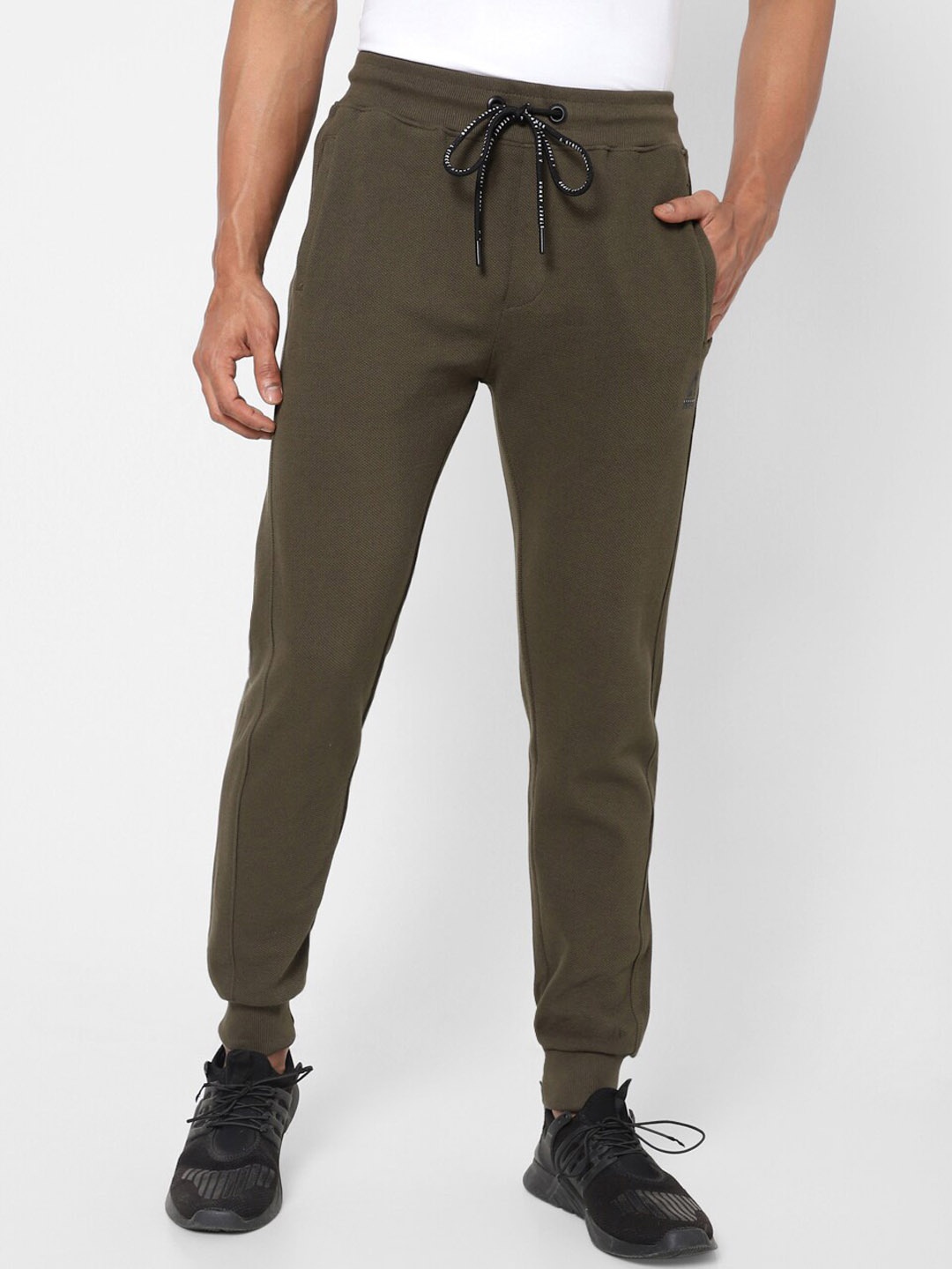 

Street Armor by Pantaloons Men Relaxed Fit Mid-Rise Joggers, Olive