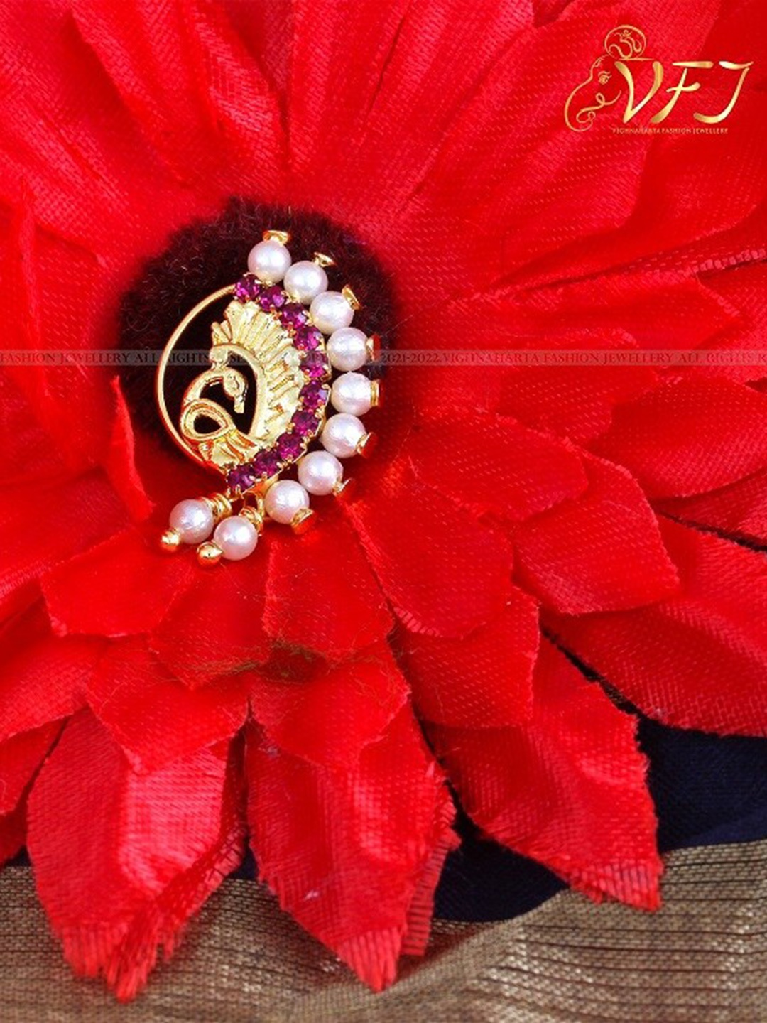 

Vighnaharta Gold-Plated AD-Stone-Studded & Pearls Beaded Nosepin
