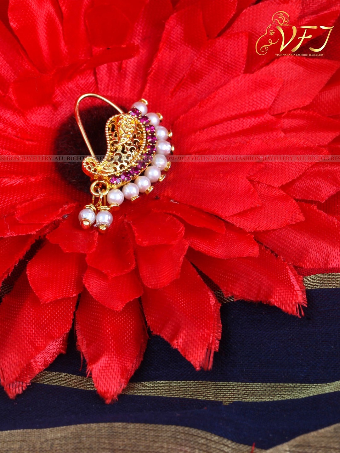 

Vighnaharta Gold-Plated White AD-Stone-Studded and Pearls Beaded Nosepin