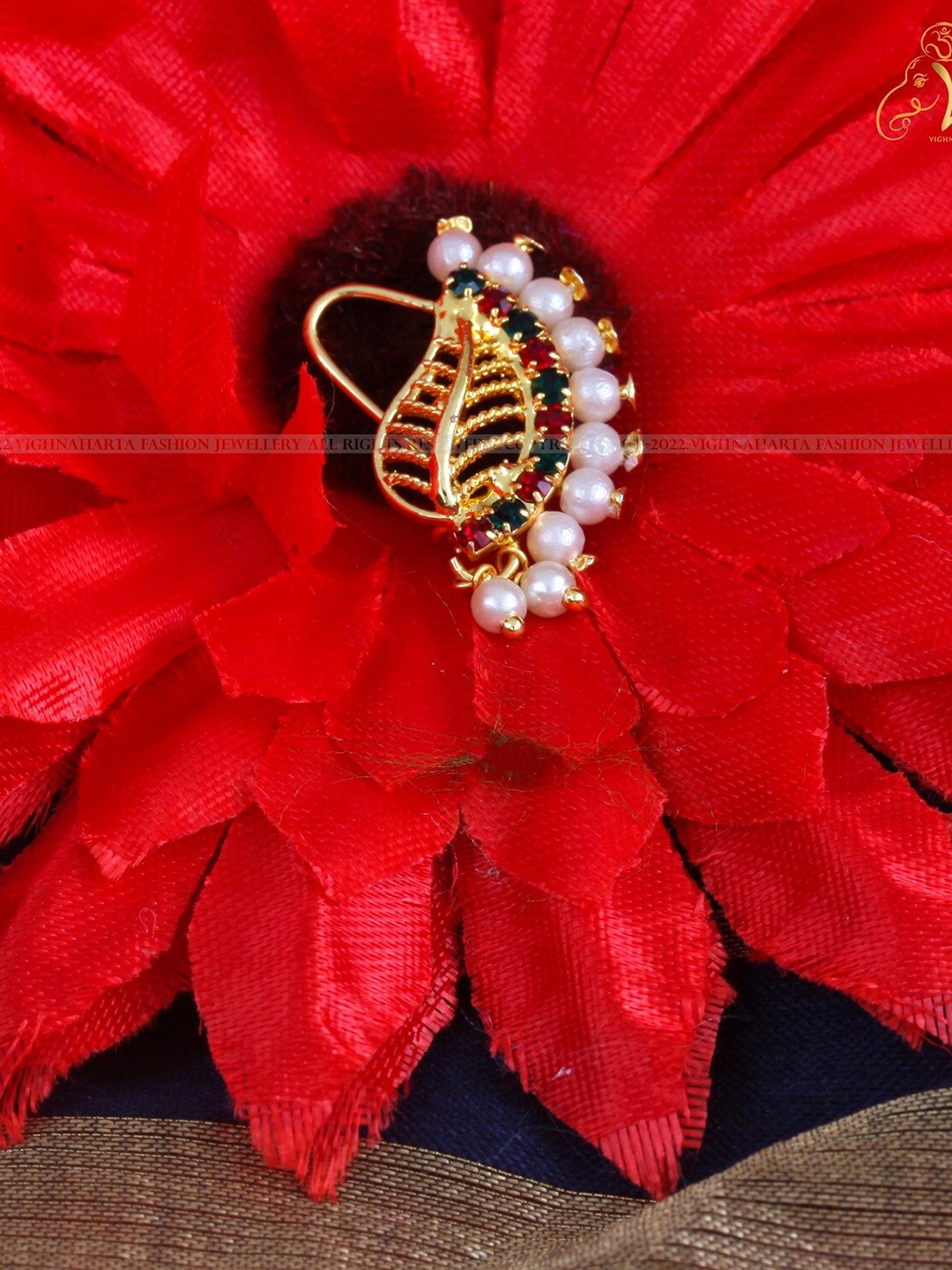 

Vighnaharta Gold-Plated AD-Stone-Studded & Pearls Beaded Nosepin