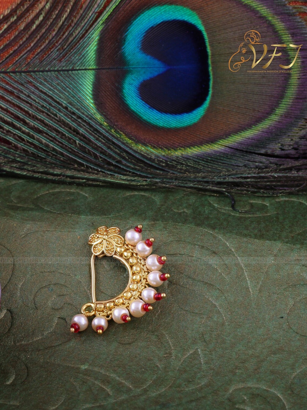 

Vighnaharta Gold-Plated Artificial Stone & Pearls-Beaded Nosepin