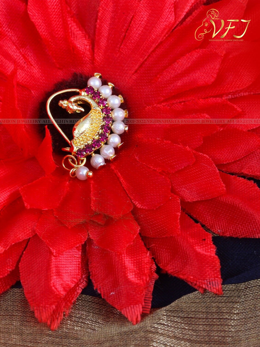 

Vighnaharta Gold-Plated AD-Stone-Studded & Pearls Beaded Nosepin