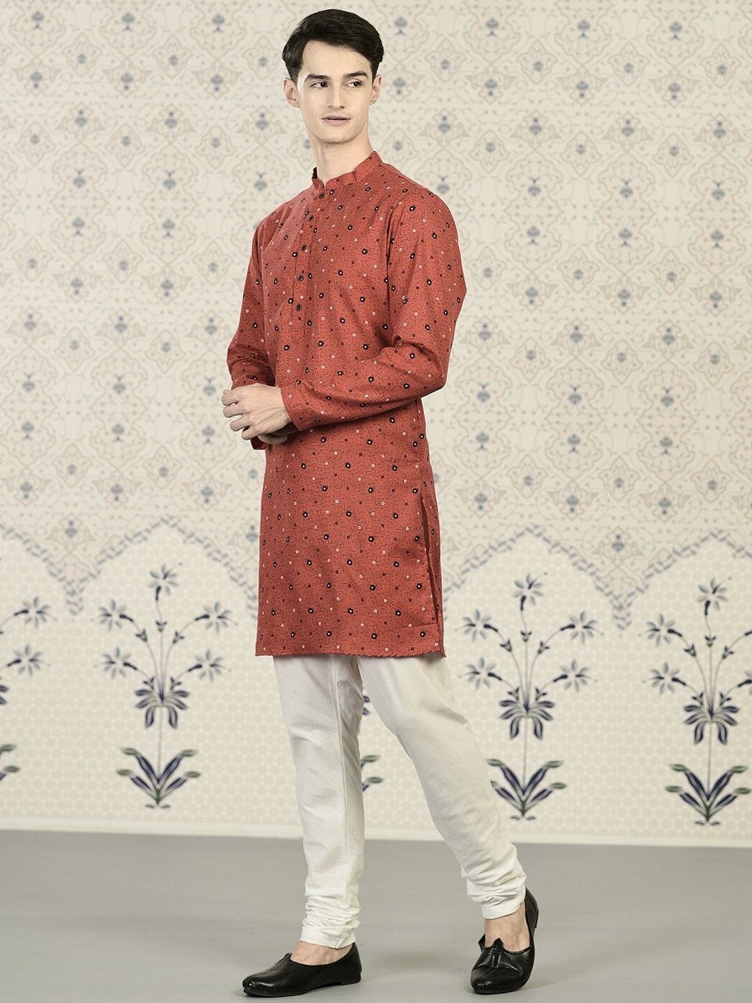 

Ode by House of Pataudi Rust Floral Printed Regular Kurta with Churidar