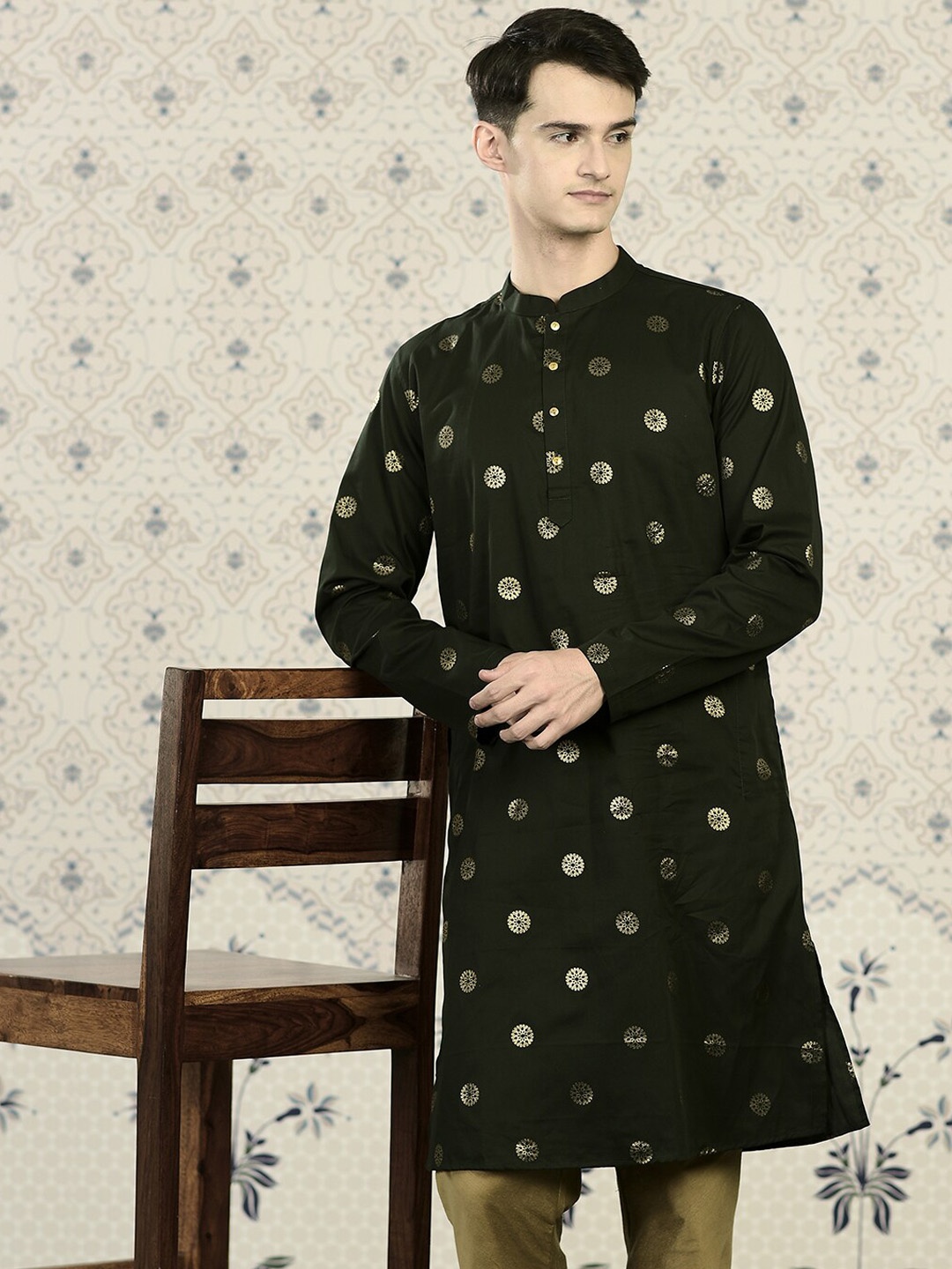

Ode by House of Pataudi Green Floral Printed Pure Cotton Kurta With Churidar