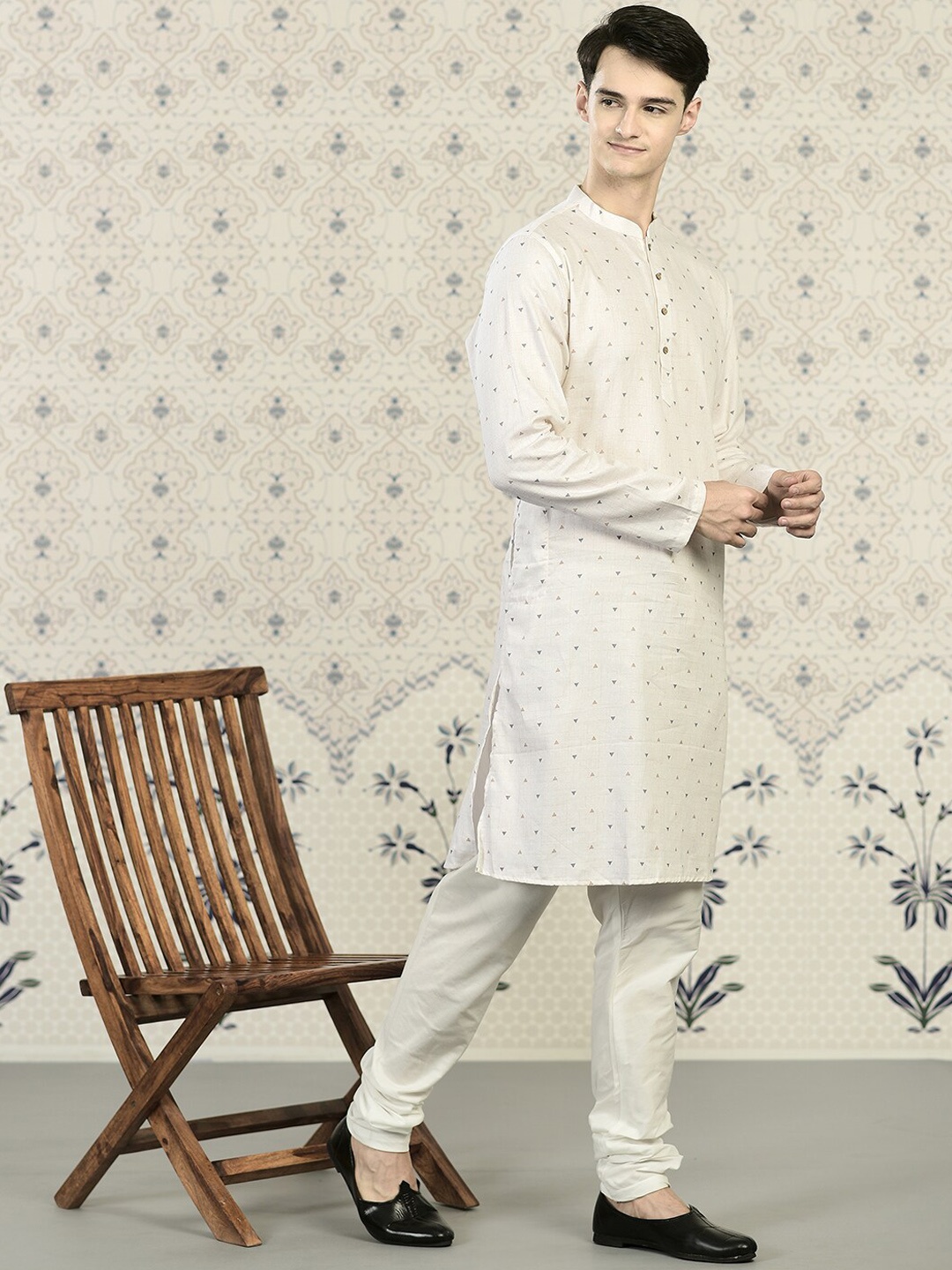 

Ode by House of Pataudi Off White & Grey Geometric Printed Pure Cotton Kurta With Churidar