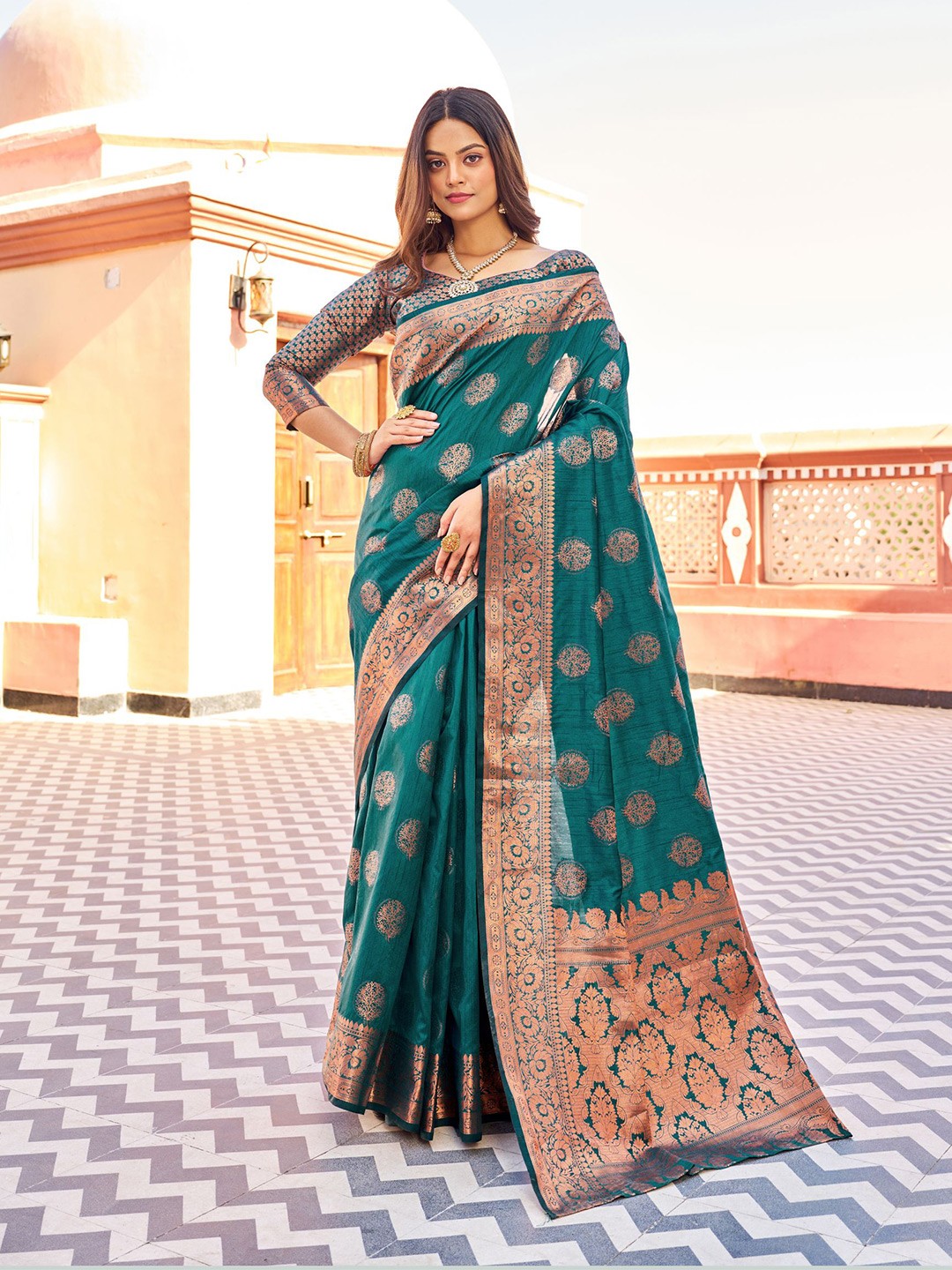 

MORLY Ethnic Motifs Woven Design Zari Kanjeevaram Saree, Teal