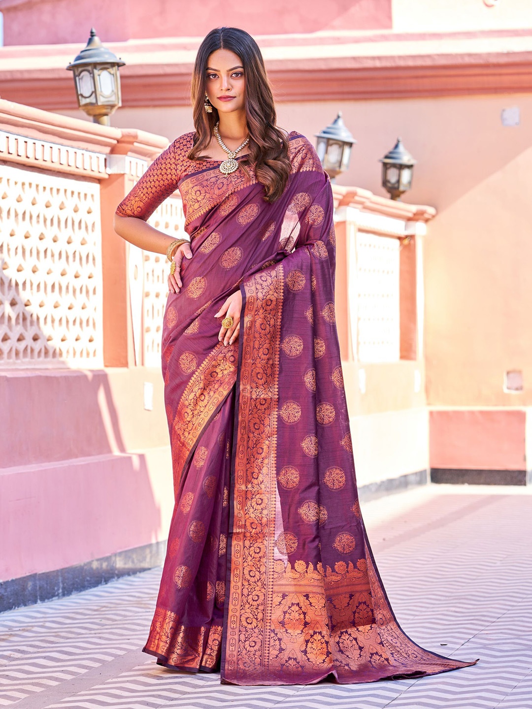 

MORLY Ethnic Motif Woven Design Zari Silk Blend Kanjeevaram Saree, Purple