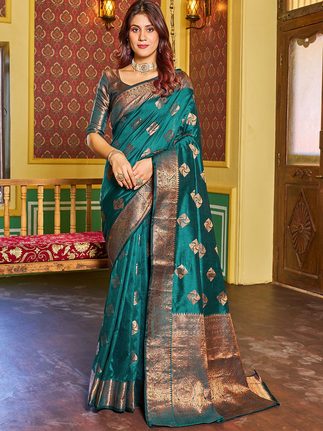 

MORLY Ethnic Motifs Woven Design Zari Kanjeevaram Saree, Teal