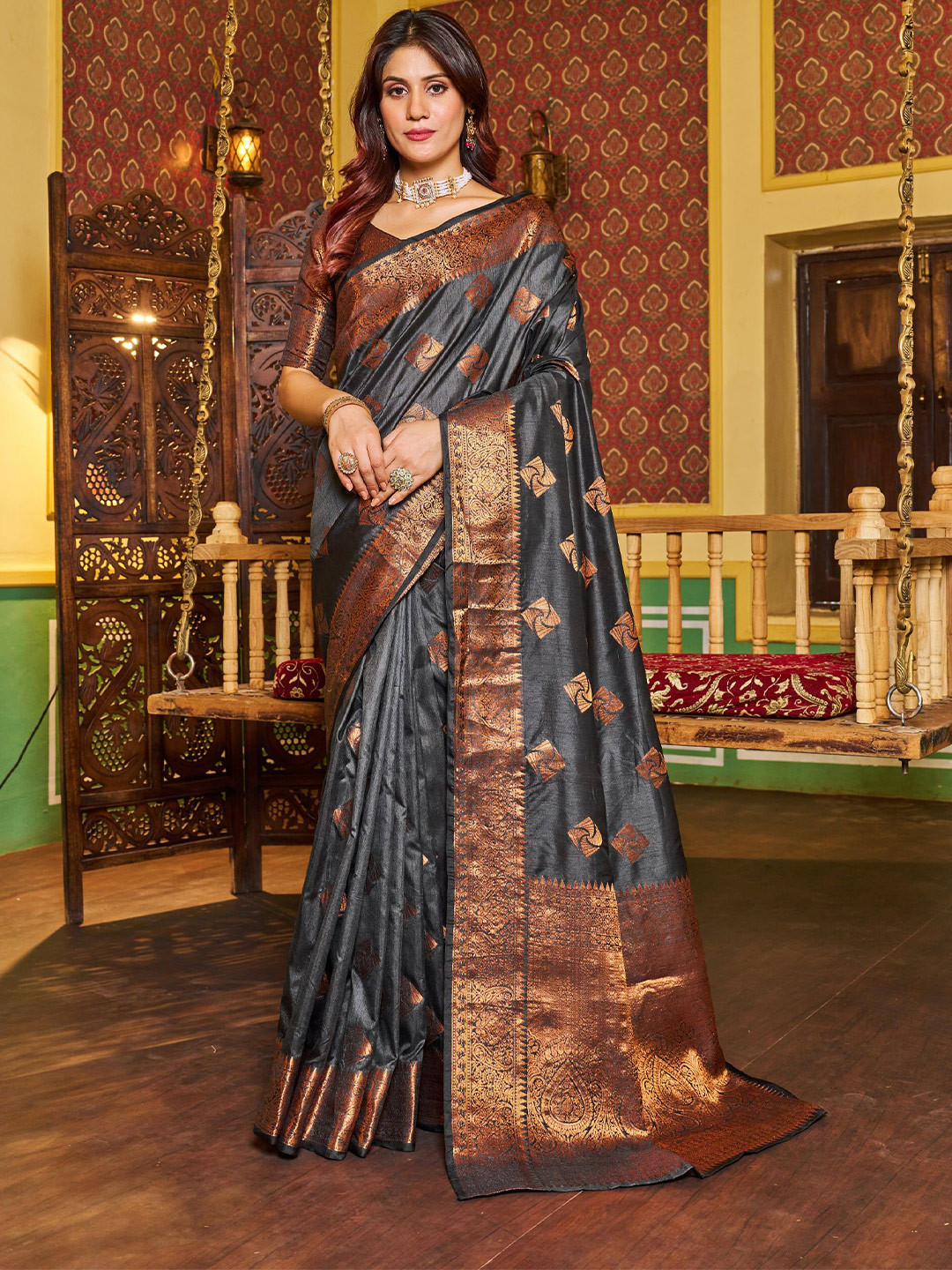 

MORLY Ethnic Motifs Woven Design Zari Kanjeevaram Saree, Grey