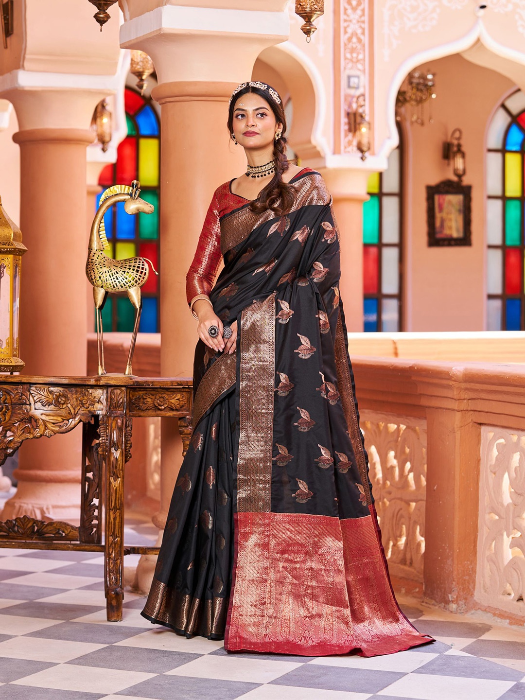 

MORLY Floral Woven Design Zari Kanjeevaram Saree, Black