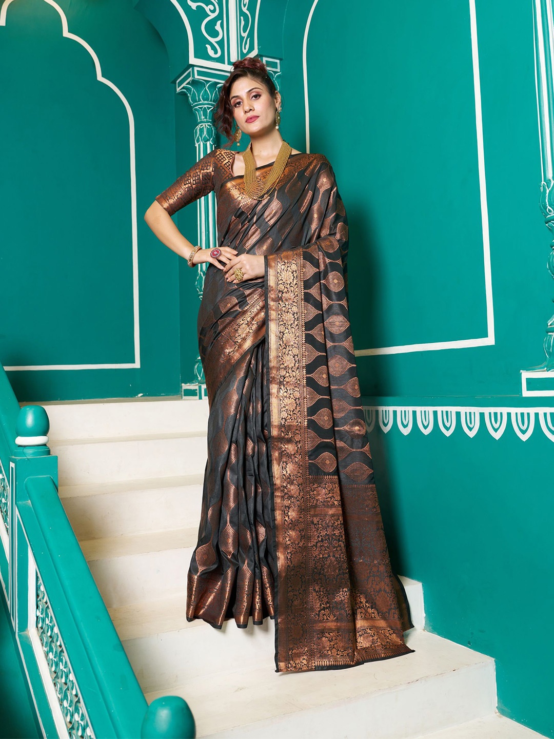 

MORLY Ethnic Motif Woven Design Zari Kanjeevaram Saree, Grey