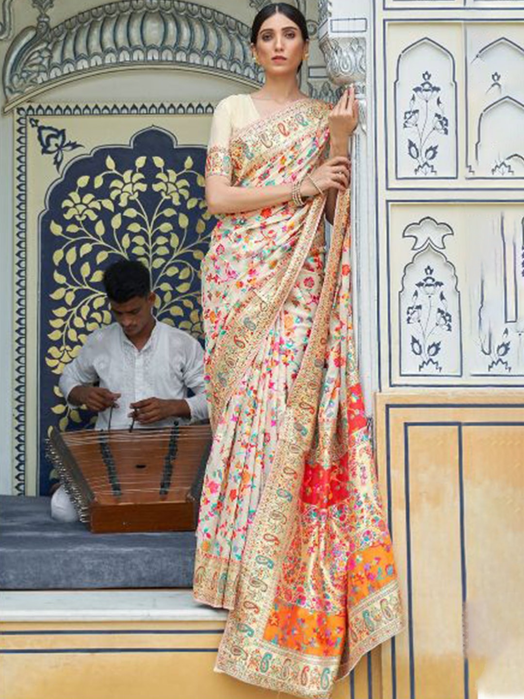 

MORLY Floral Woven Design Zari Kanjeevaram Saree, Cream