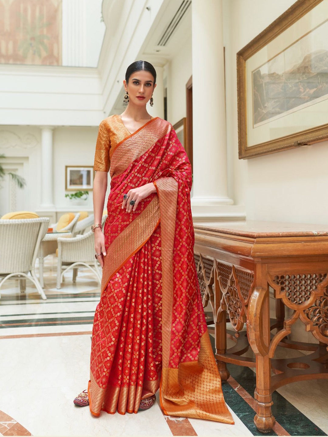 

MORLY Floral Woven Design Zari Kanjeevaram Saree, Red