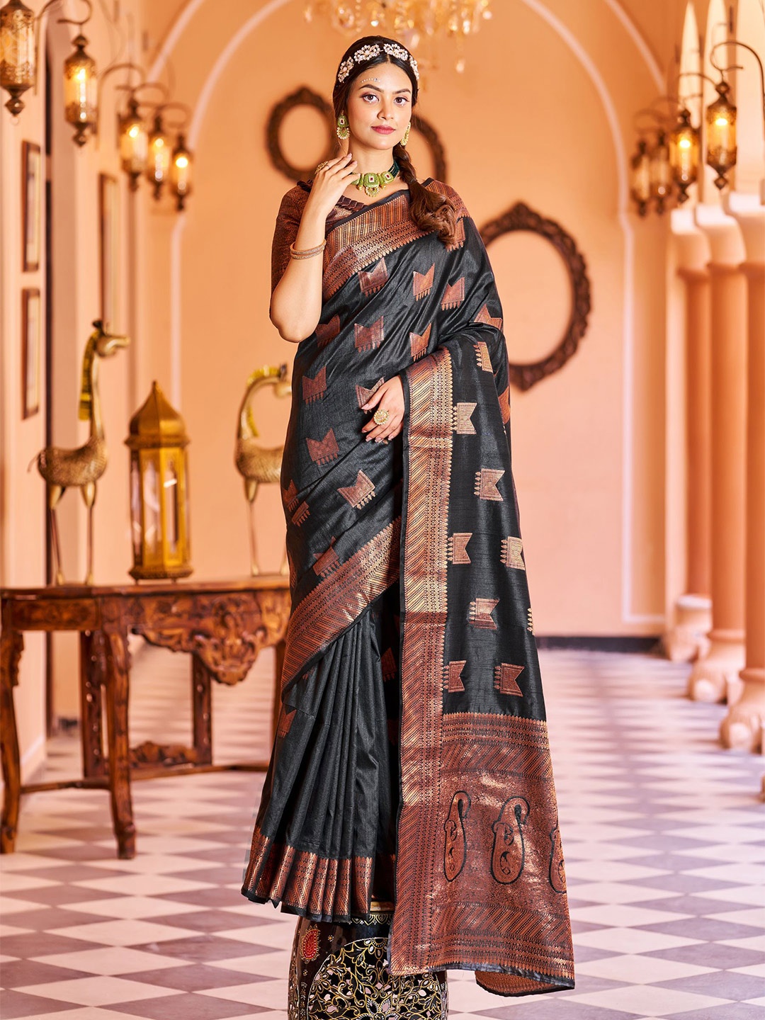 

MORLY Ethnic Motifs Woven Design Zari Kanjeevaram Saree, Black