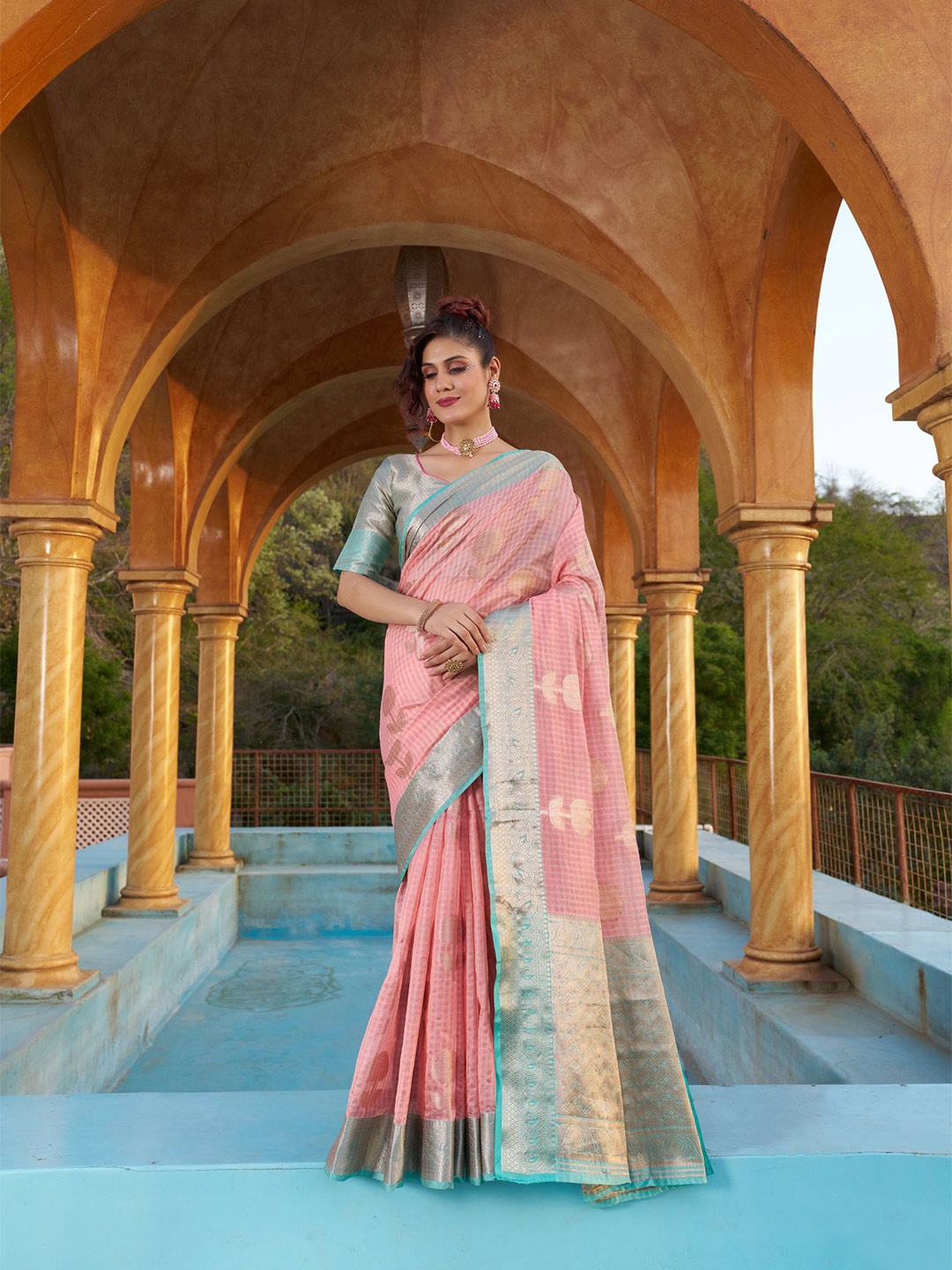 

MORLY Ethnic motif Woven Design Zari Kanjeevaram Saree, Pink