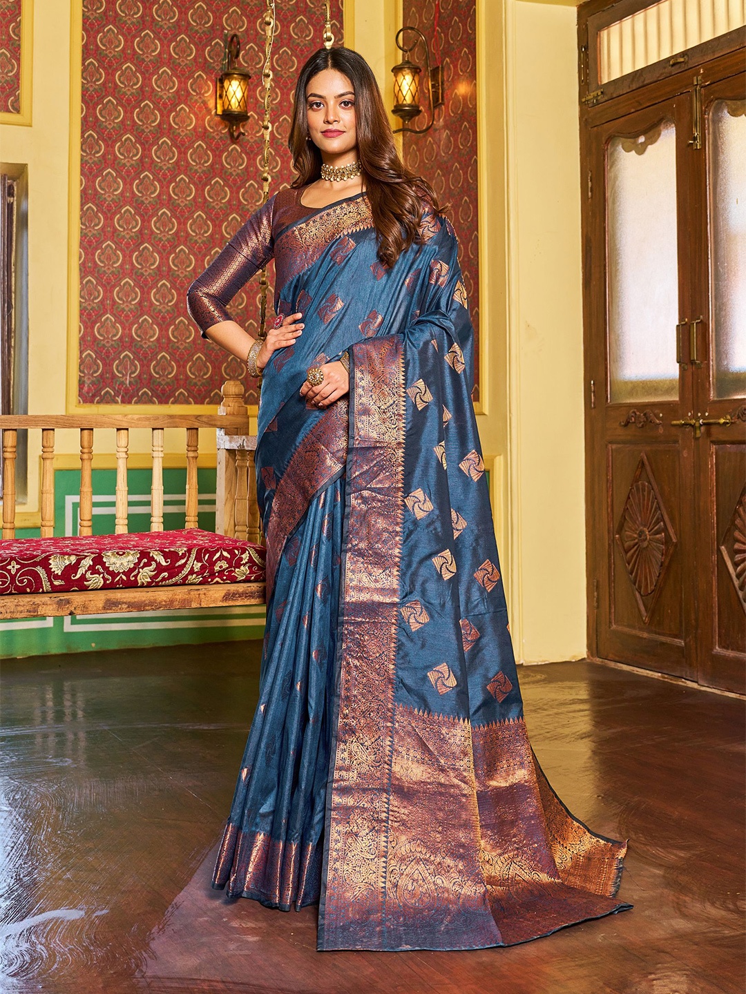 

MORLY Ethnic Motifs Woven Design Zari Kanjeevaram Saree, Blue