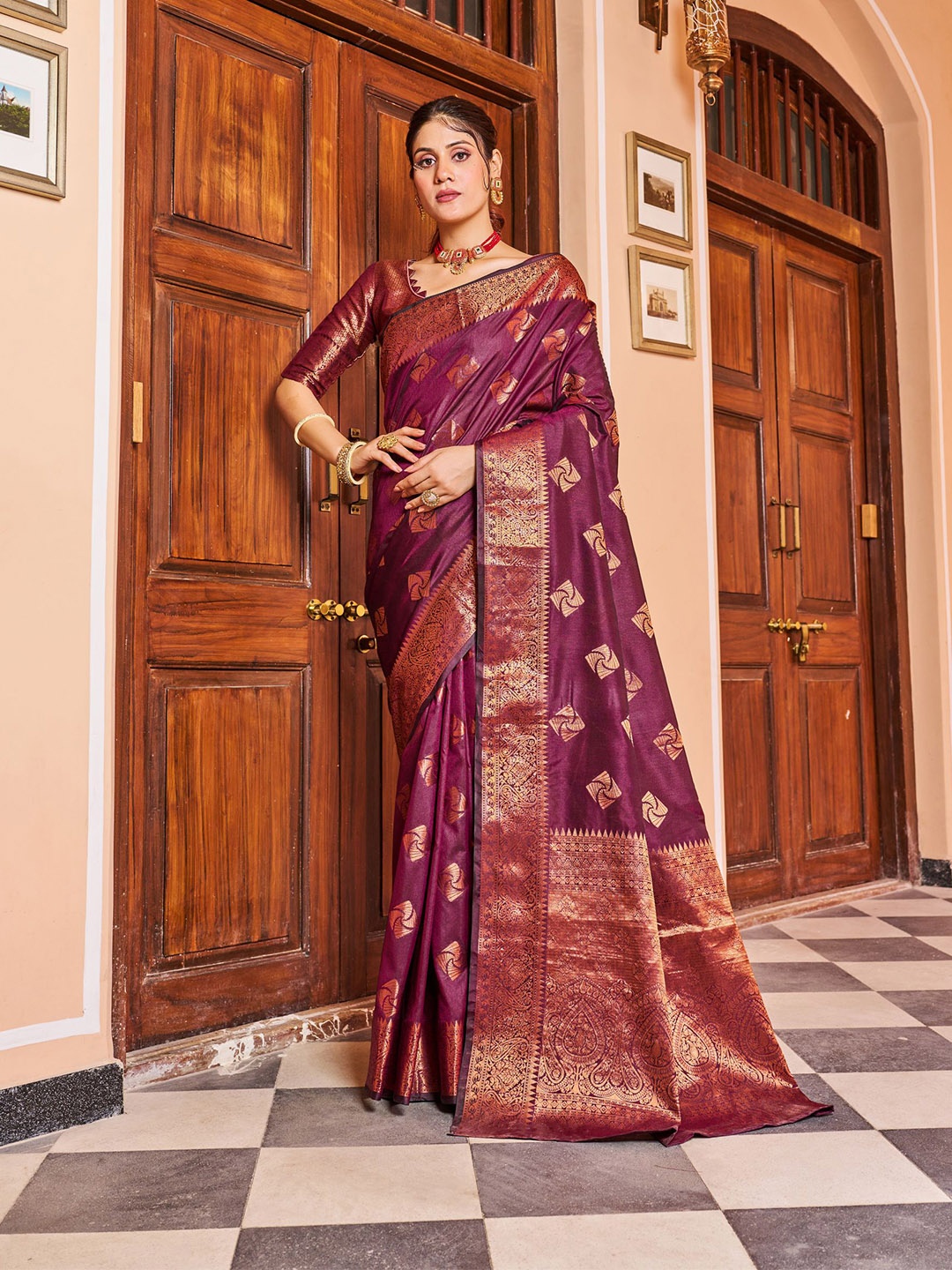 

MORLY Ethnic Motifs Woven Design Zari Kanjeevaram Saree, Purple