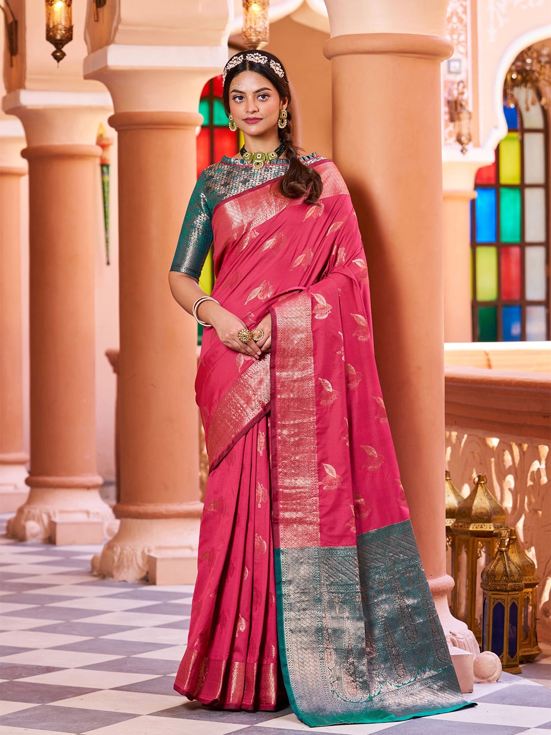 

MORLY Ethnic Motifs Woven Design Zari Kanjeevaram Saree, Pink