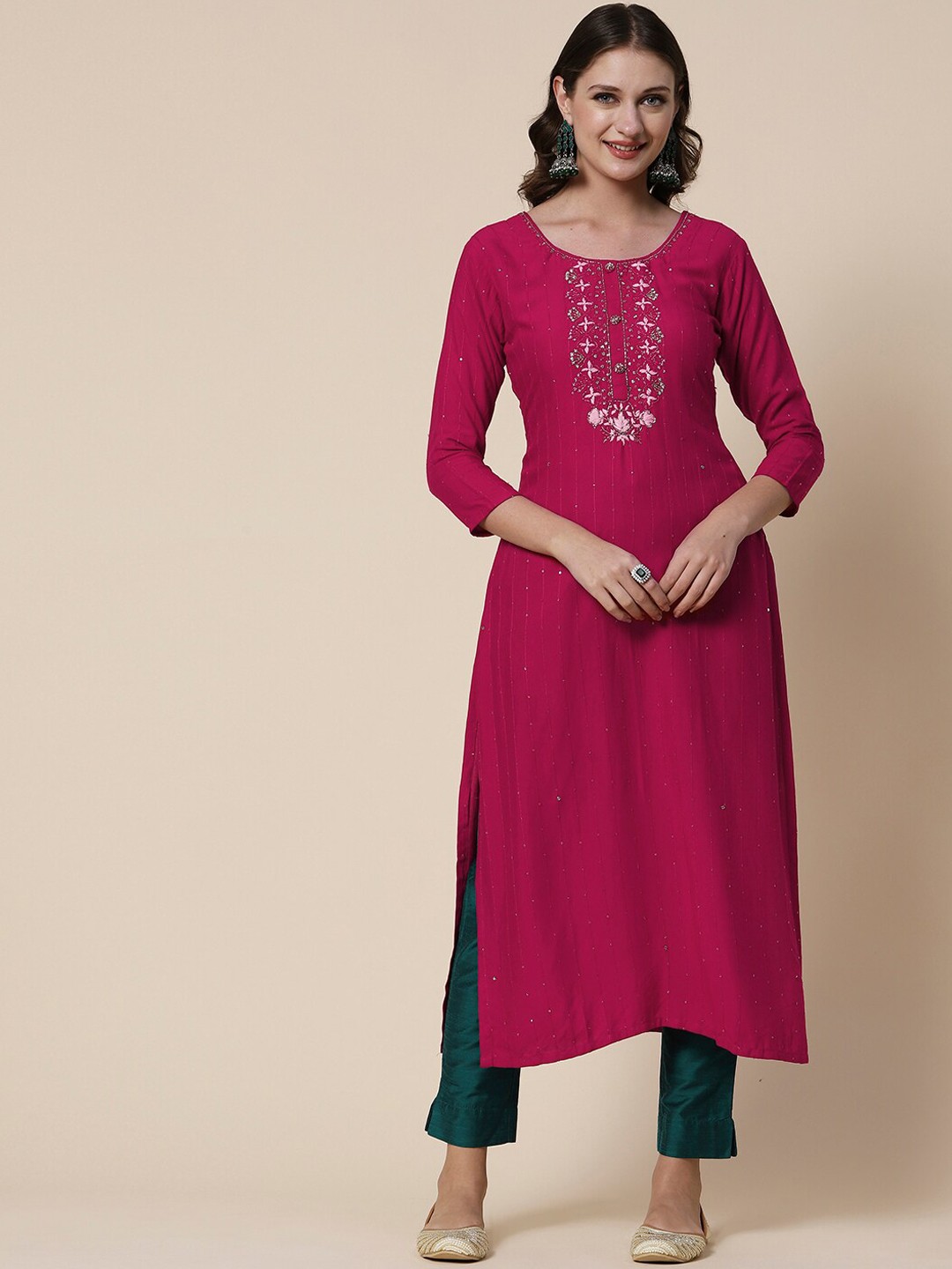

FASHOR Magenta Floral Embroidered Thread Work Kurta