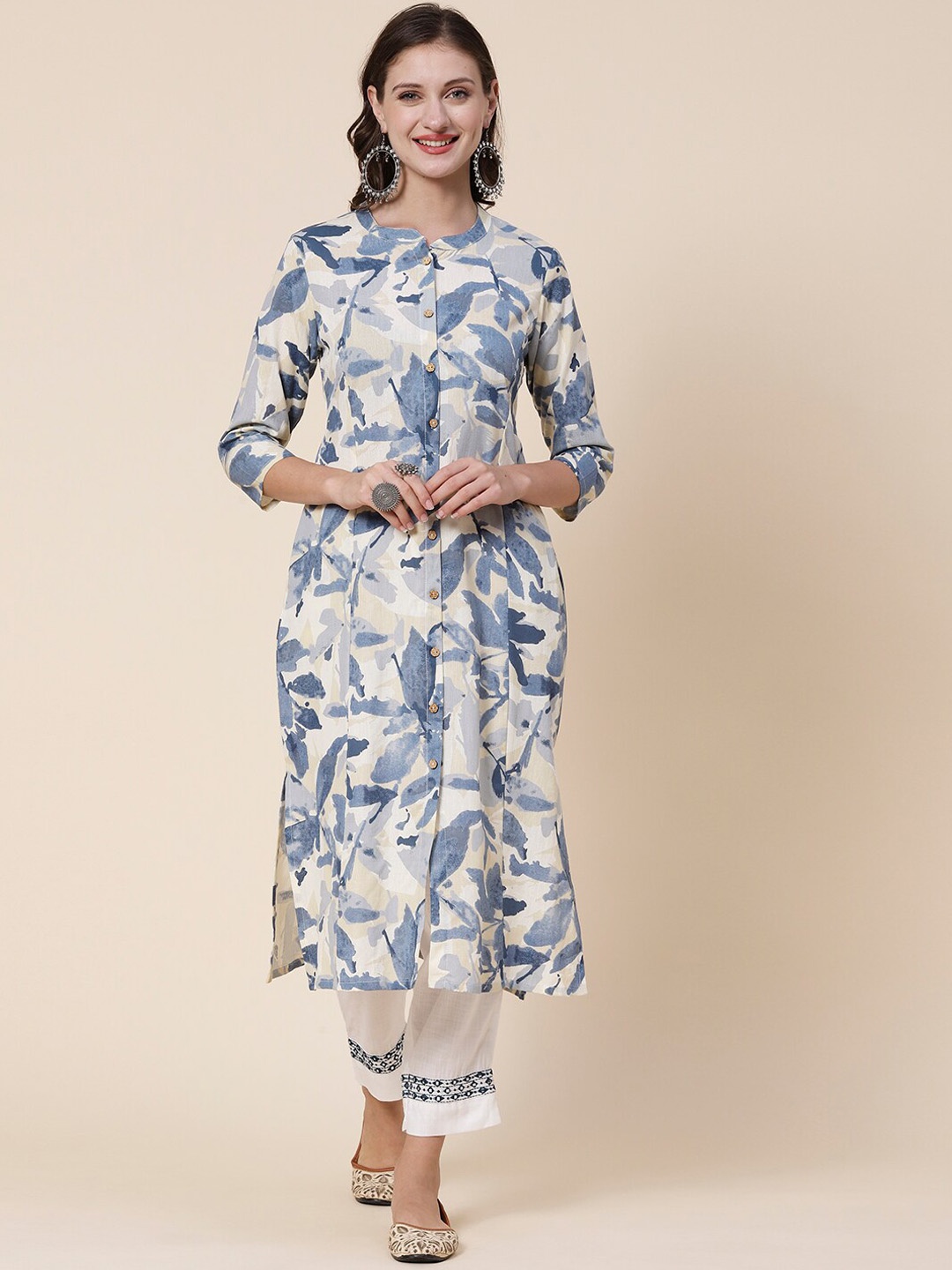 

FASHOR Off White & Blue Floral Printed Pure Cotton Straight Kurta