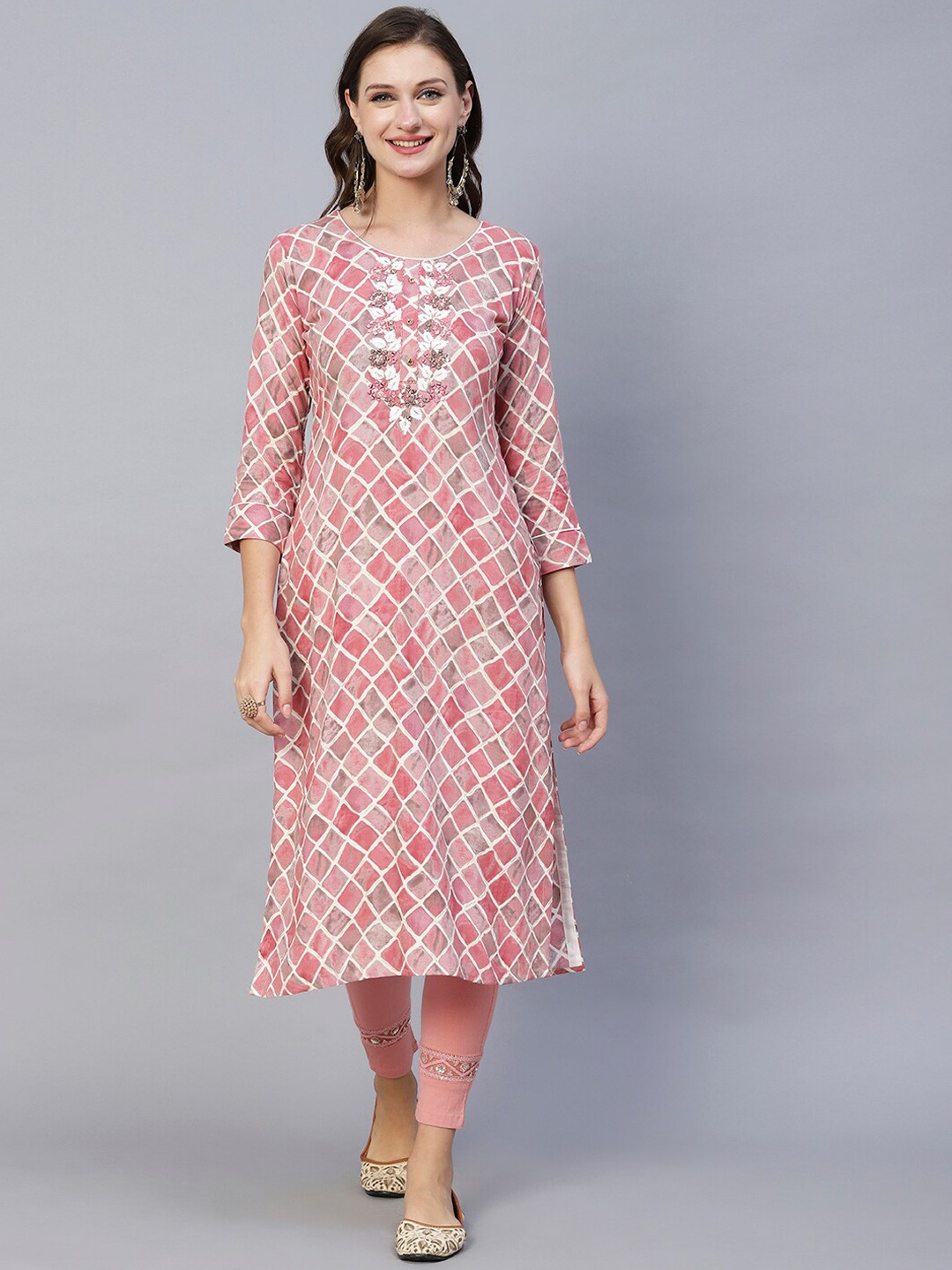 

FASHOR Geometric Printed Mirror Work Kurta, Pink