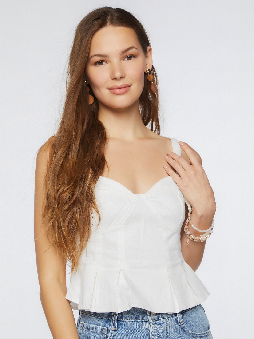 

FOREVER 21 White Sweetheart Neck Peplum Top