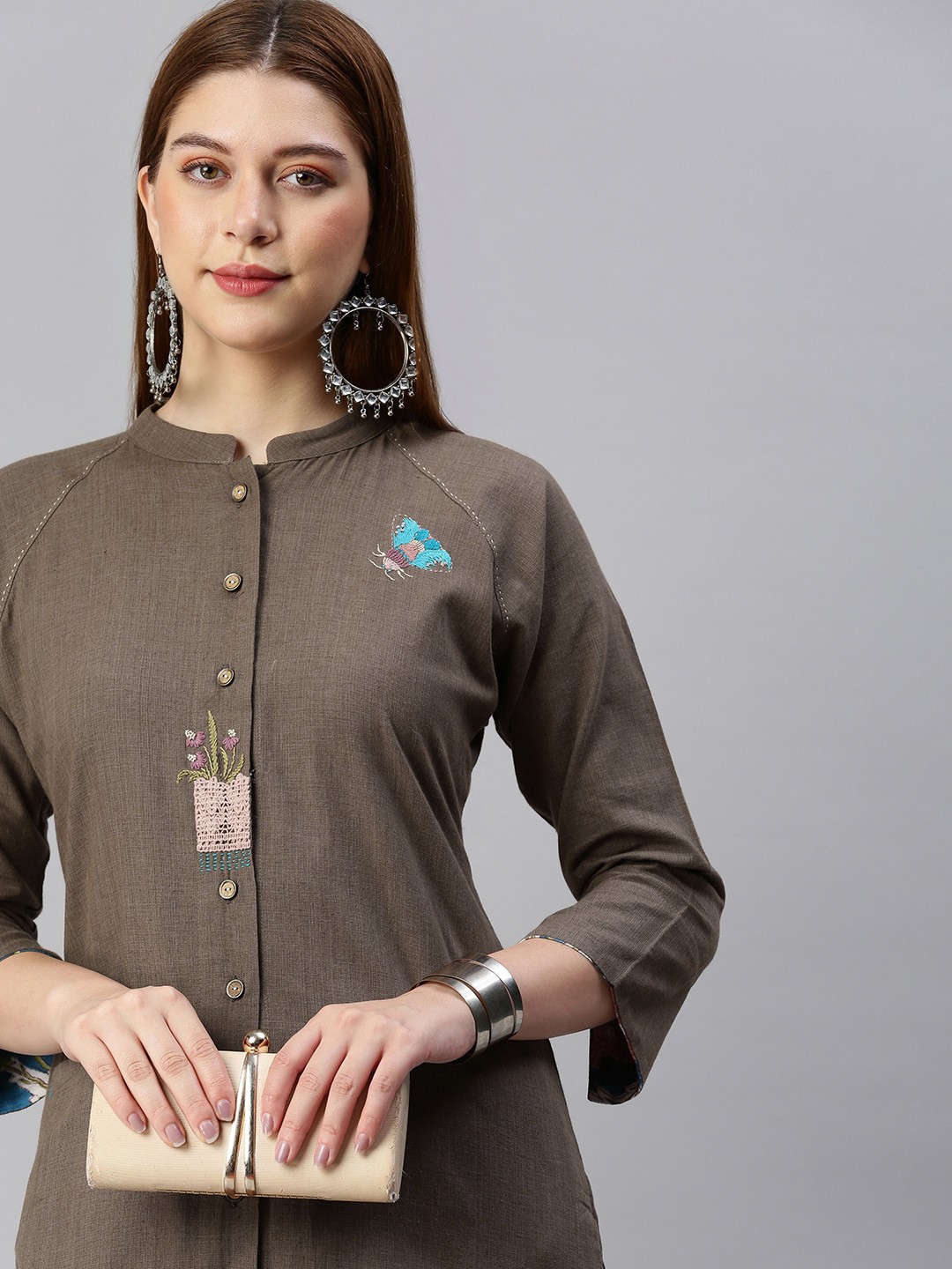 

araaliya Women Solid Thread Work Kurta, Brown