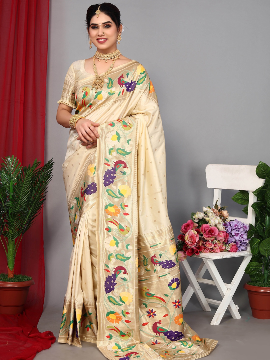 

Ekta Textiles Floral Printed Zari Pure Silk Banarasi Saree, Cream