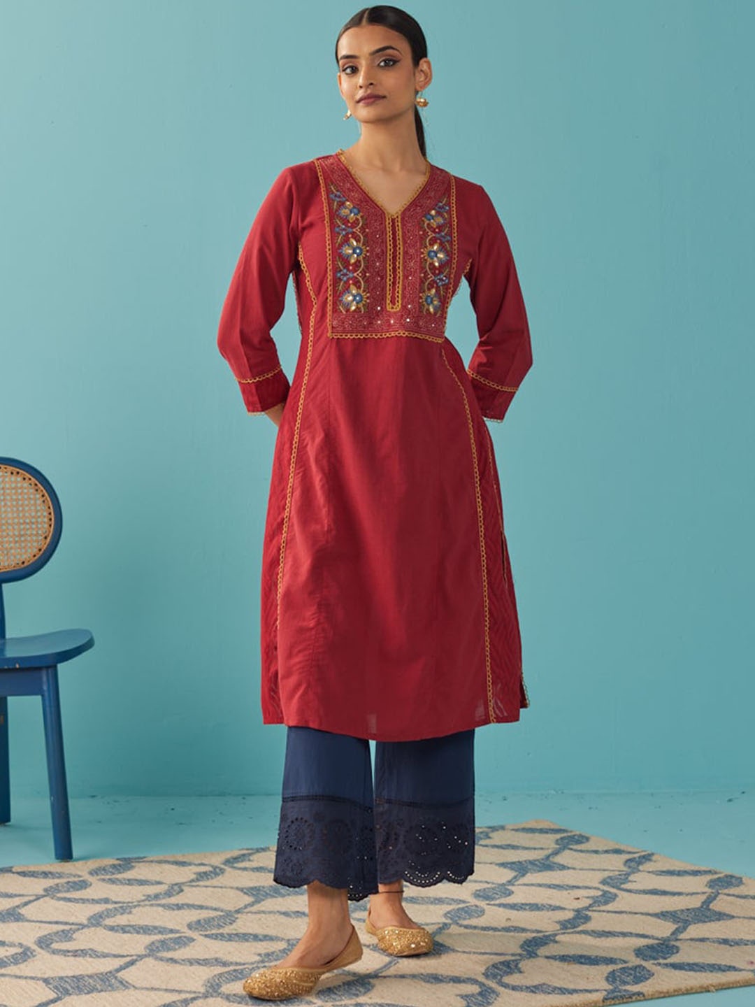 Lakshita Floral Embroidered Thread Work Straight Kurta, Red
