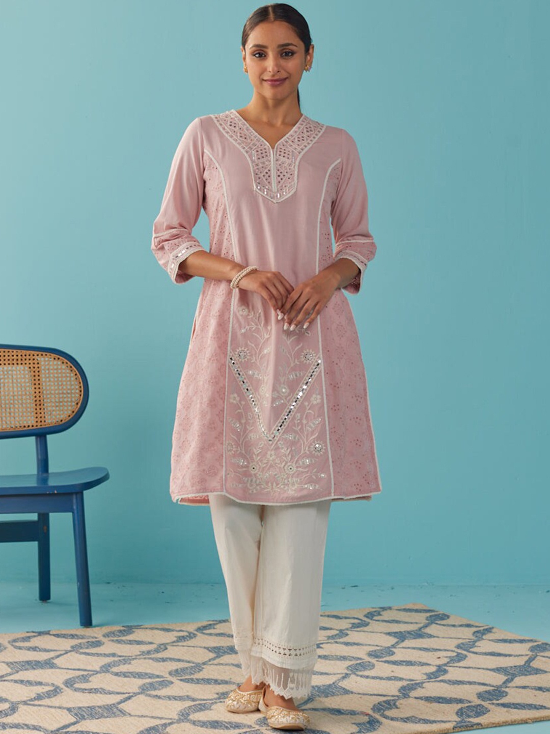 

Lakshita Women Floral Embroidered Mirror Work Kurta, Pink