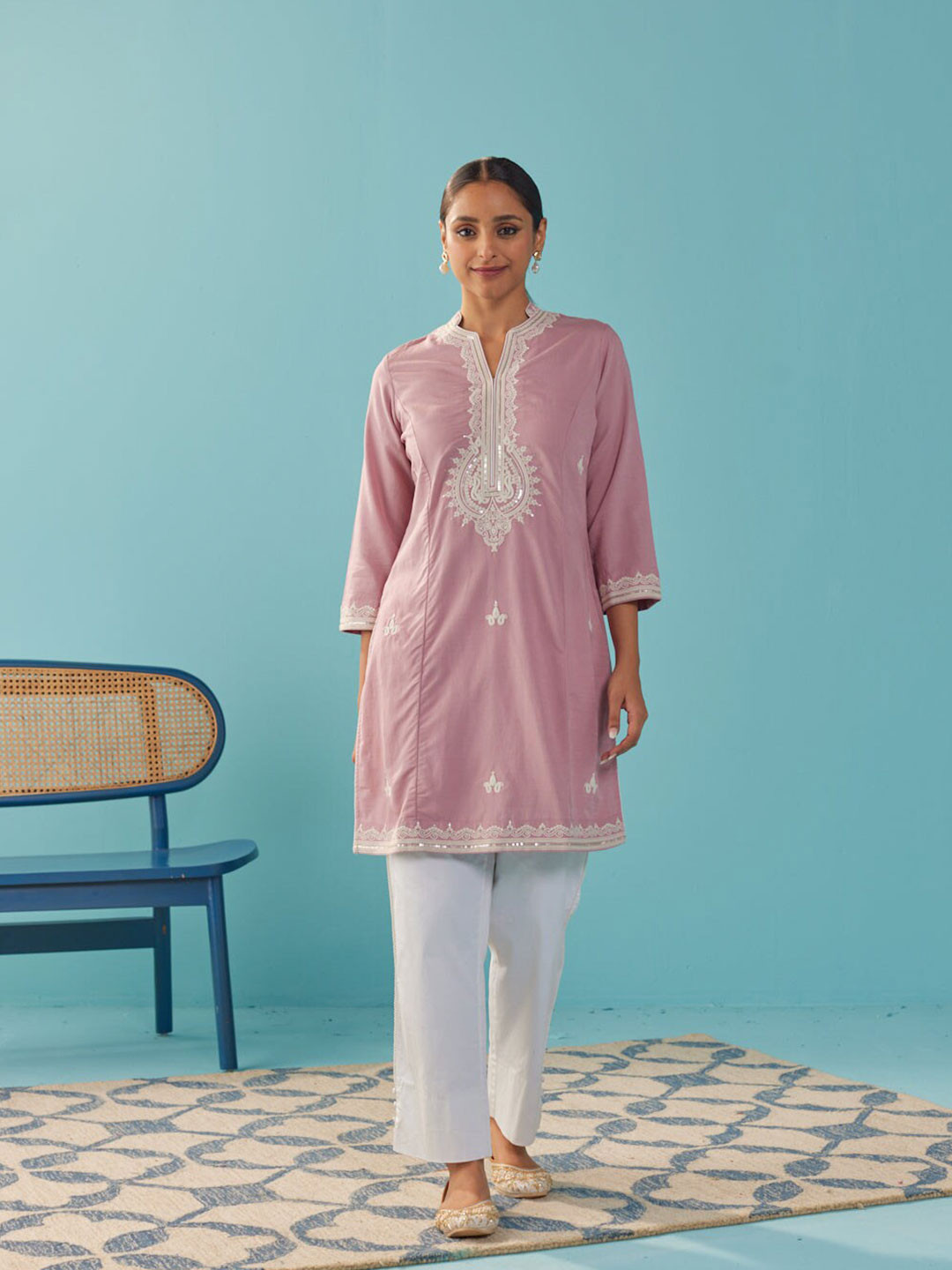 

Lakshita Ethnic Motifs Sequinned Embroidered Kurti, Pink
