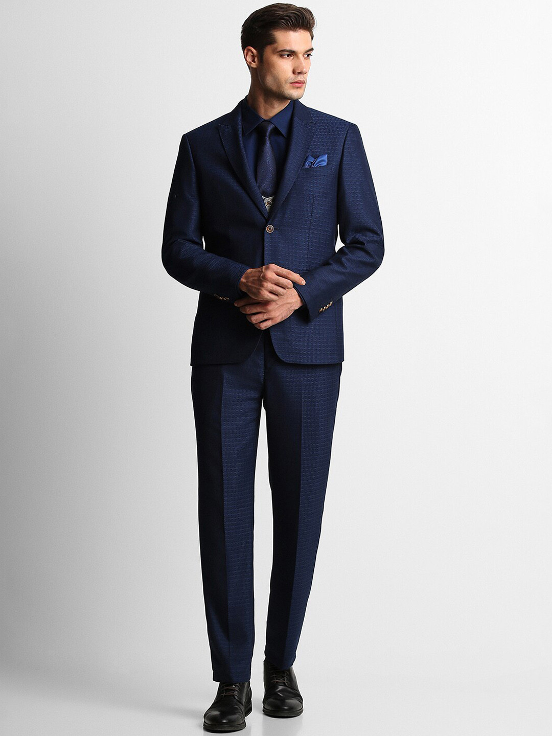 

Louis Philippe Men Self Design Slim-Fit Single Breasted Three Piece Suit, Navy blue