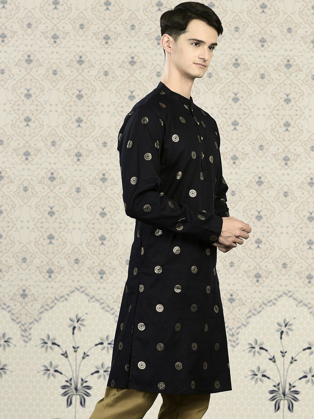 

Ode by House of Pataudi Navy Blue & Gold-Toned Ethnic Motifs Printed Straight Cotton Kurta