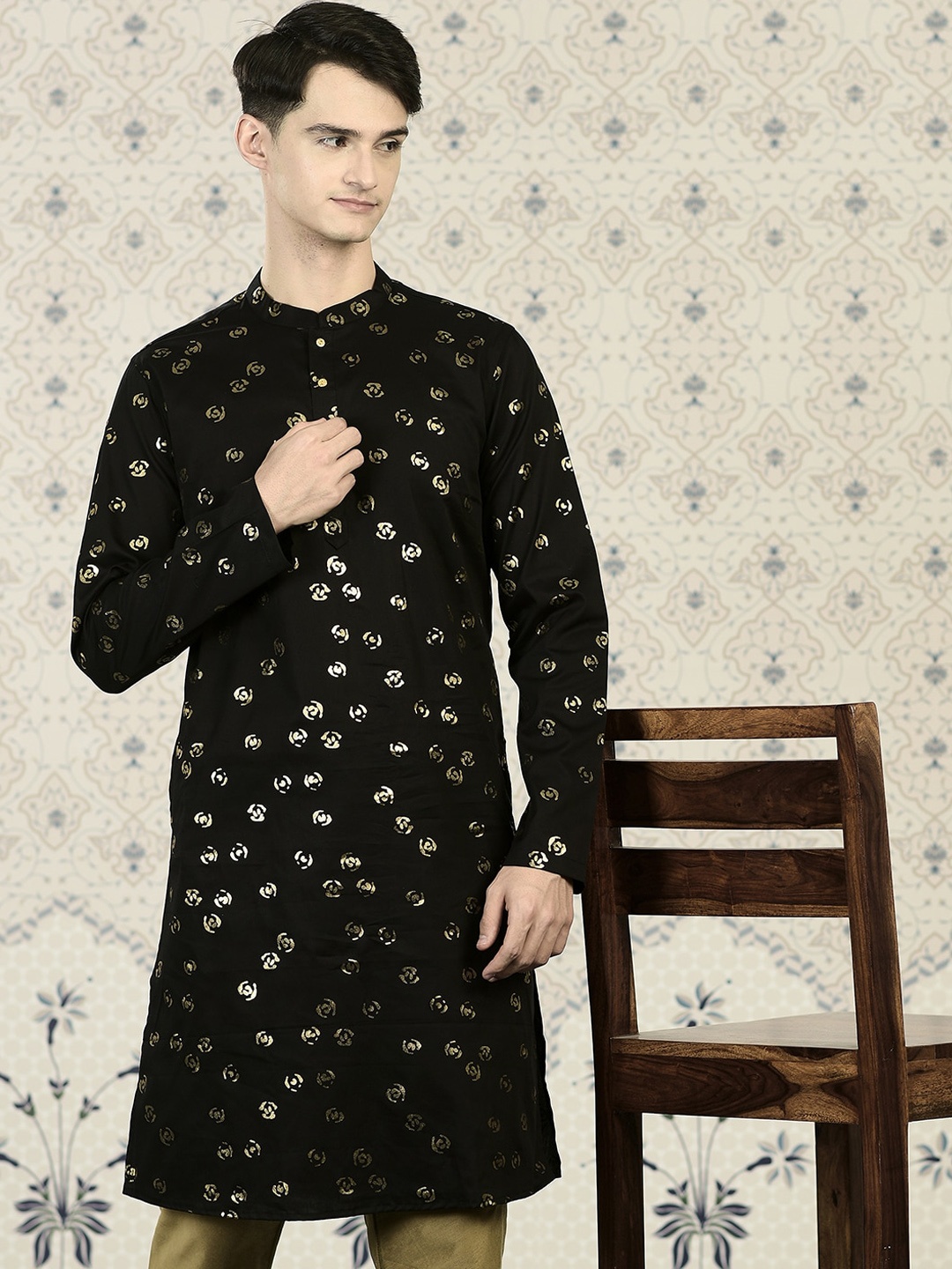 

Ode by House of Pataudi Black Quirky Printed Beads And Stones Pure Cotton Kurta