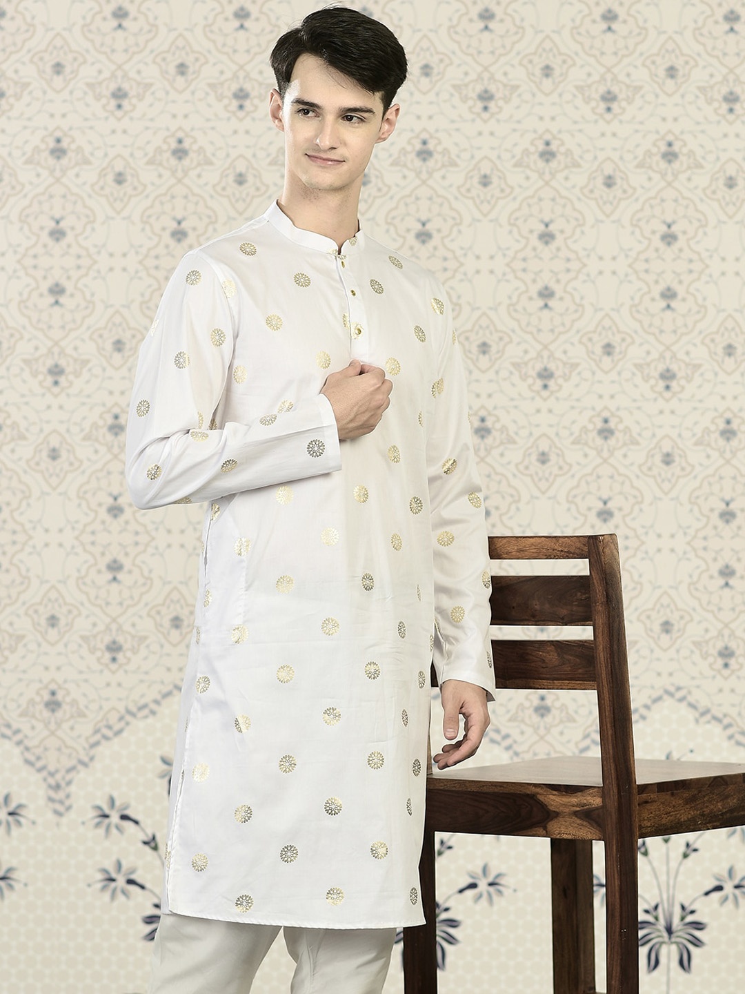 

Ode by House of Pataudi Ethnic Motifs Printed Mandarin Collar Cotton Kurta, White